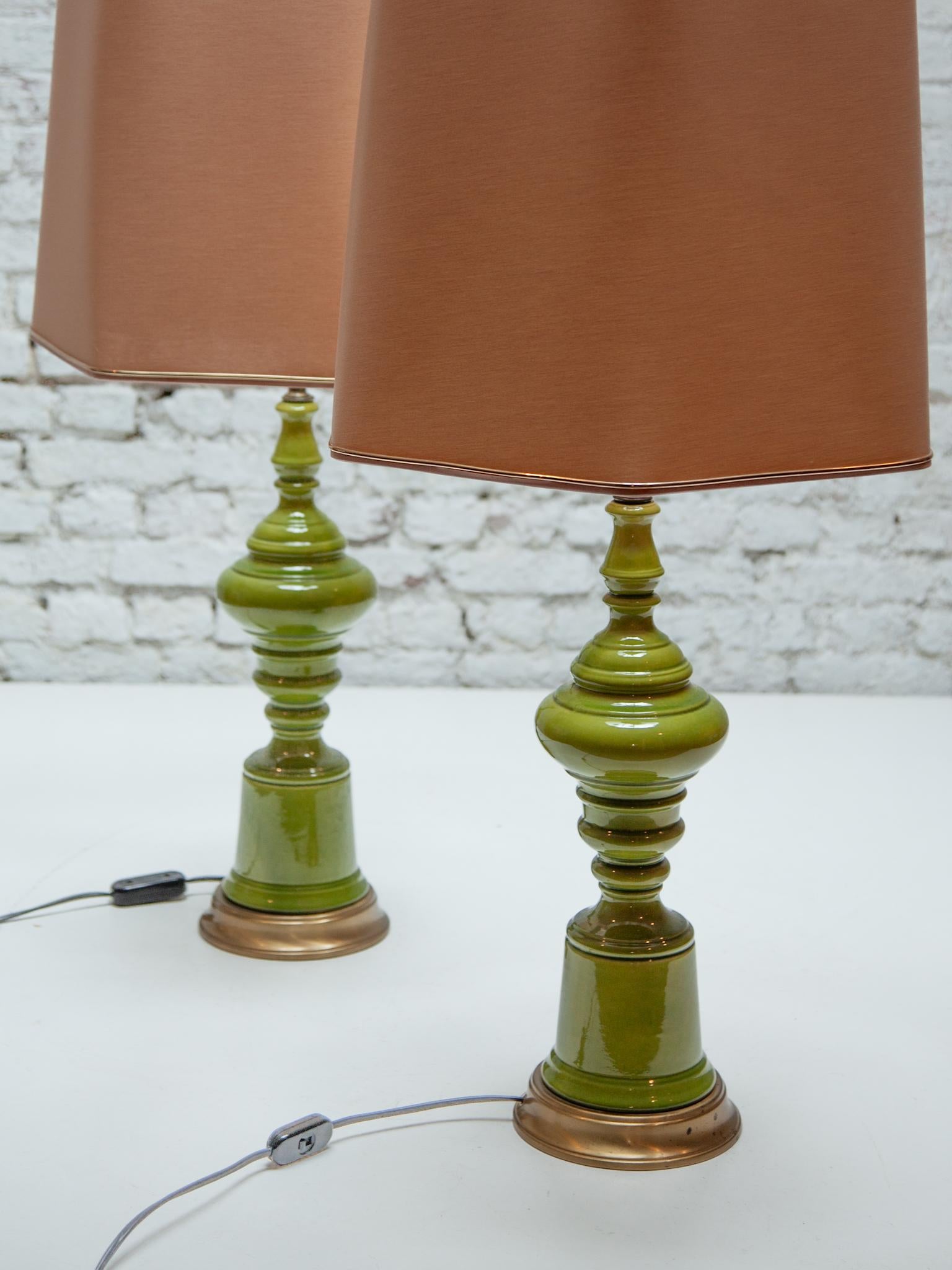 Set of two Green Ceramic Table lamps attributed to Poul Eliasen, 1960s For Sale 3