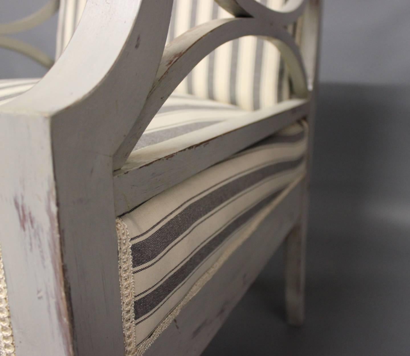 Suédois Ensemble de deux fauteuils gustaviens d'environ 1810 en vente