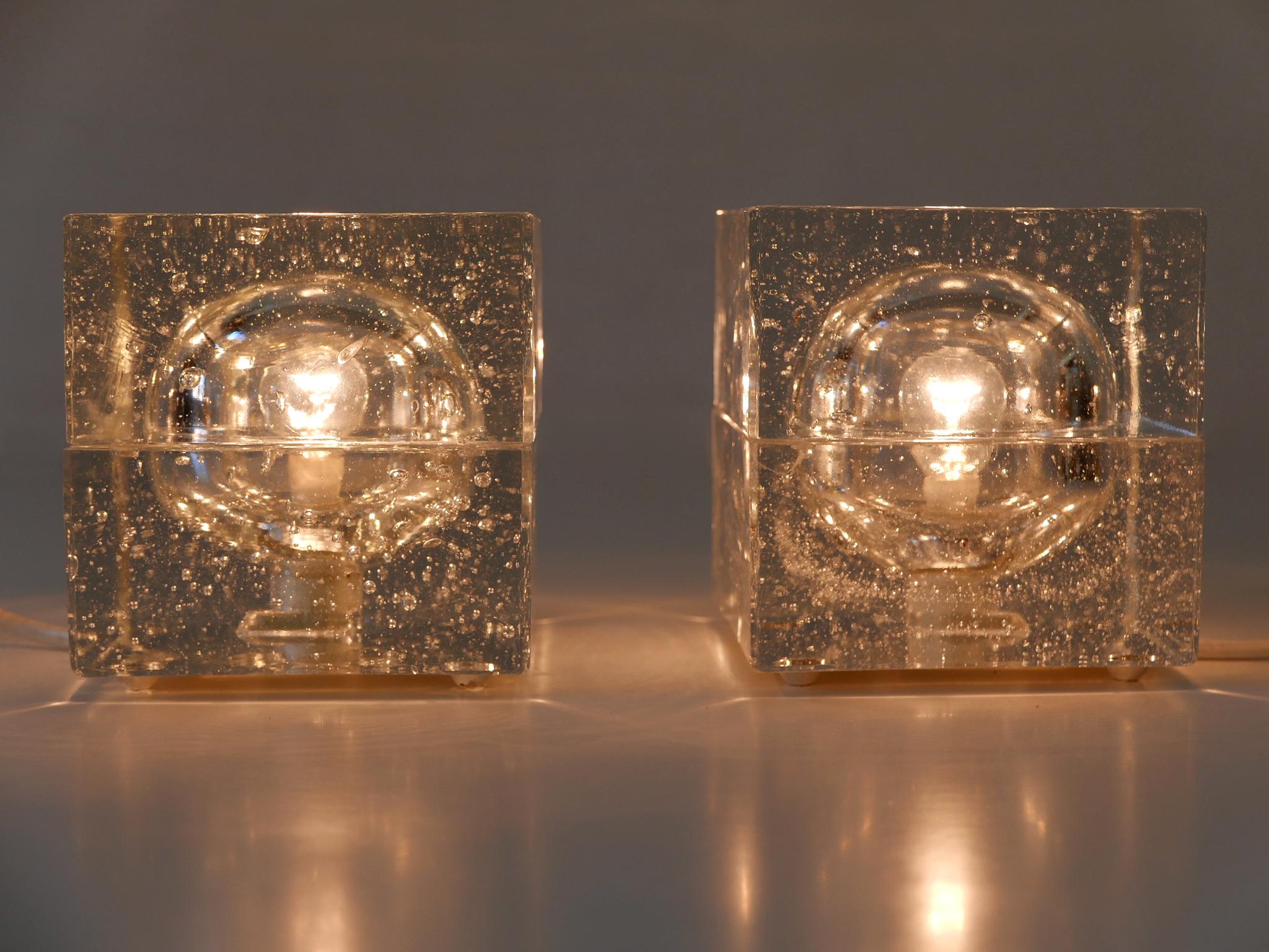 Allemand Ensemble de deux lampes de table en forme de glaçons soufflés à la main par Müller & Zimmer Allemagne en vente