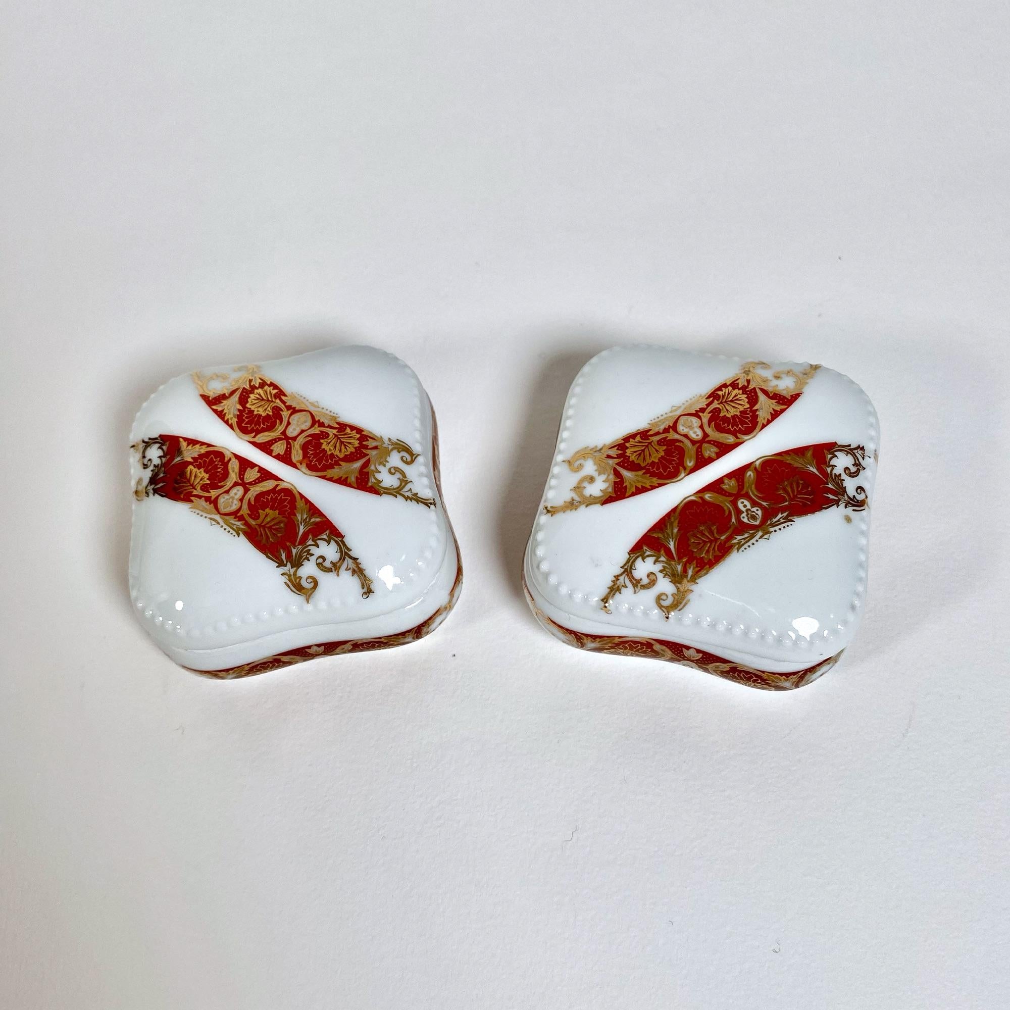 20th Century Set of Two Hand-Painted Limoges Porcelain Boxes with 22k Gold Detailing, 1960s For Sale
