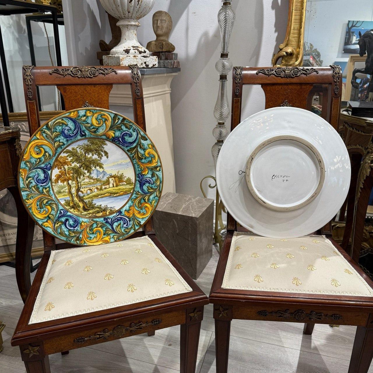 Set of Two Hand-Pair of Italian Renaissance Style Platters by N. Tapolini, 1970s In Good Condition For Sale In NICE, FR