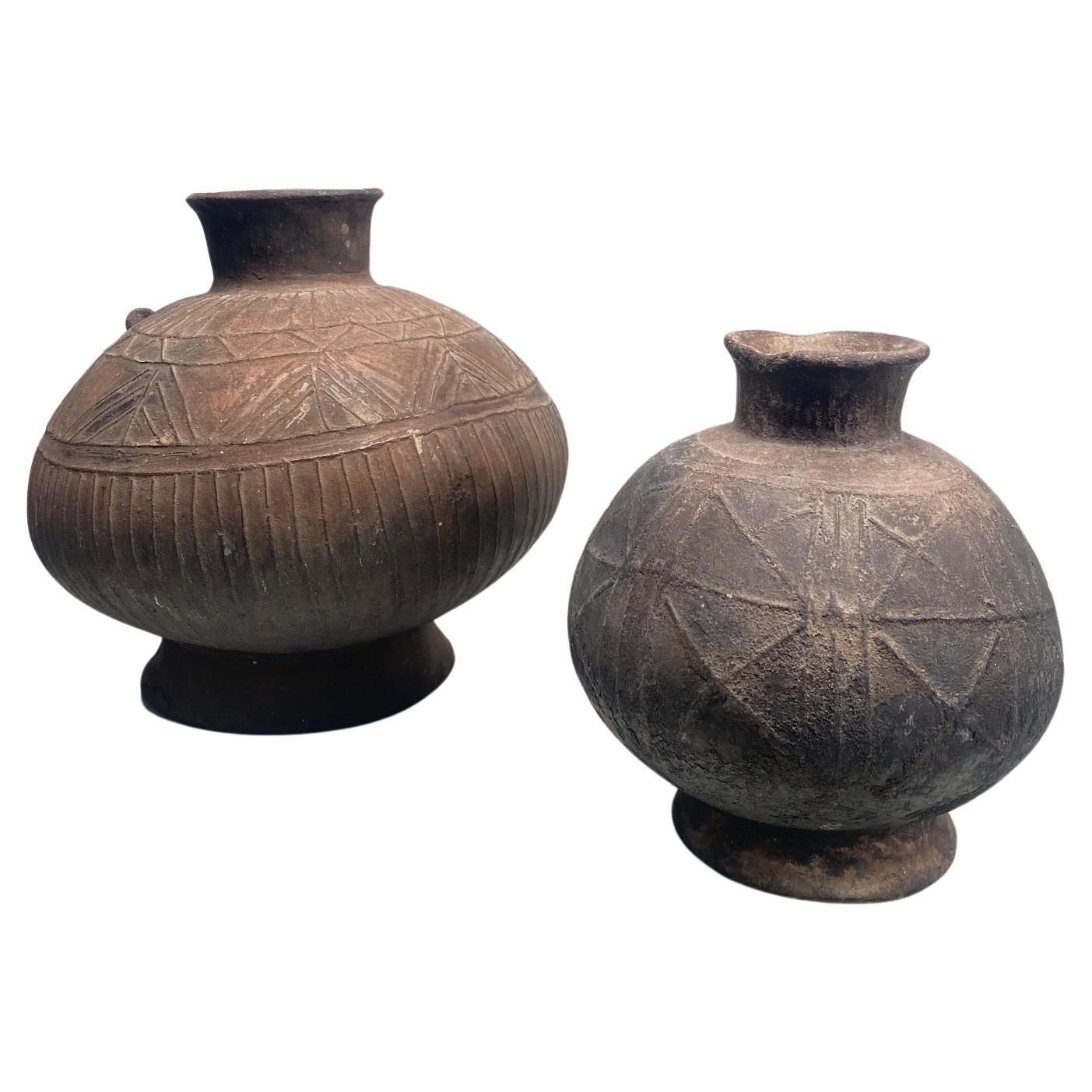 Set of two handmade African Vases with Geometric Decorations For Sale