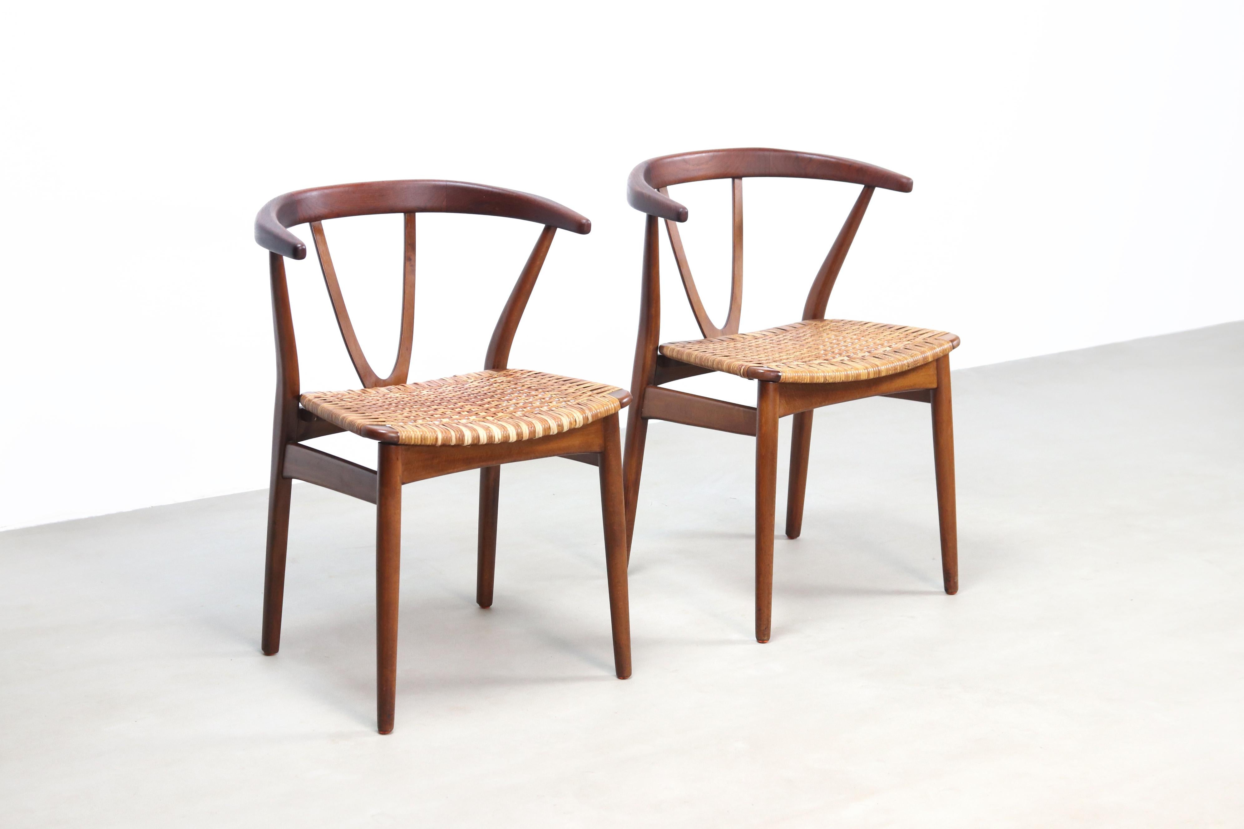 Set of Two Henning Kjaernulf Model 225 Chairs for Bruno Hansen in Teak with Cane In Good Condition In Amsterdam, Noord Holland