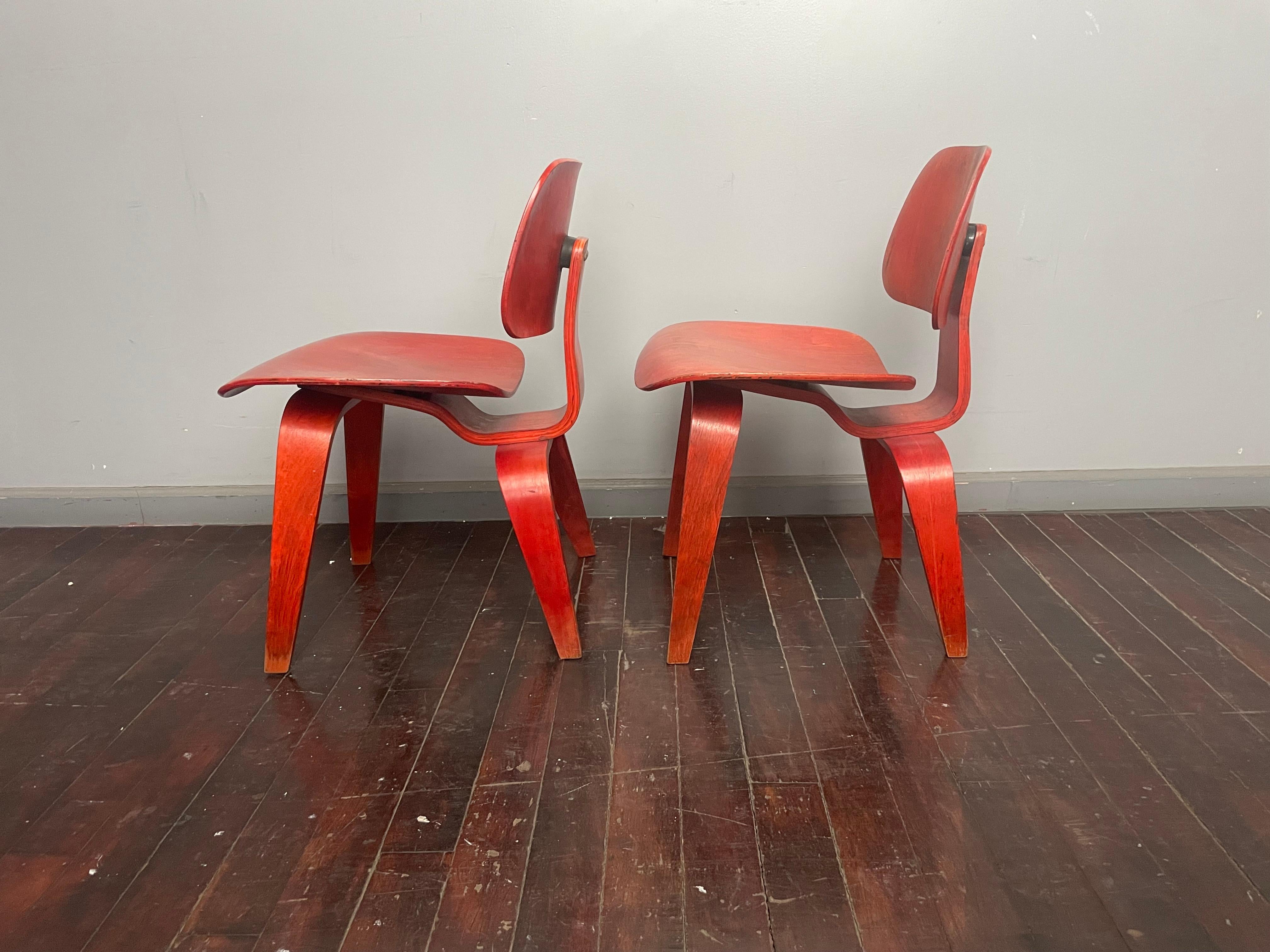 Mid-Century Modern Set of Two- Herman Miller Eames DCW (Evans label) For Sale