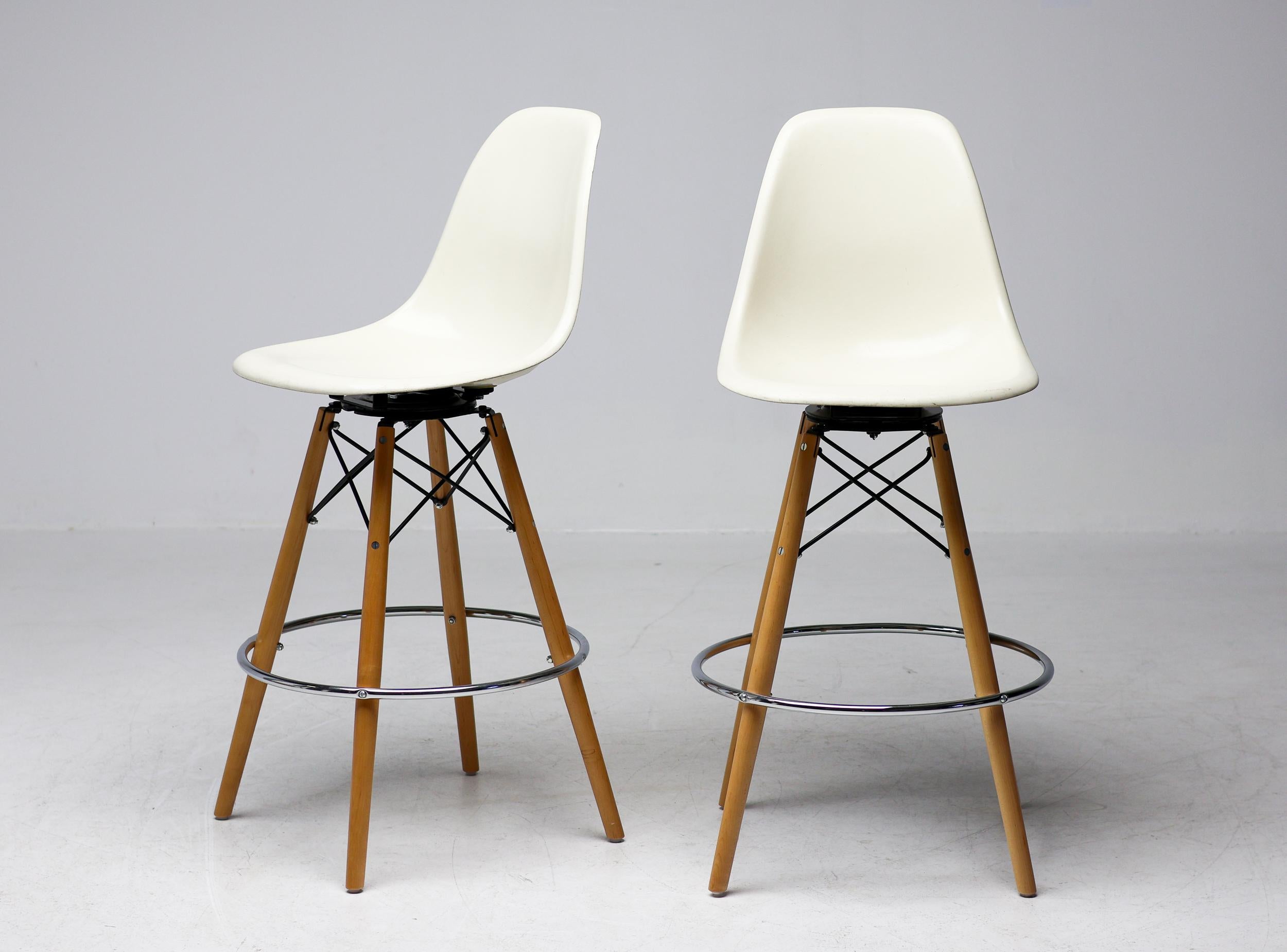 Set of Two Herman Miller Mid Century Modern Charles Eames 