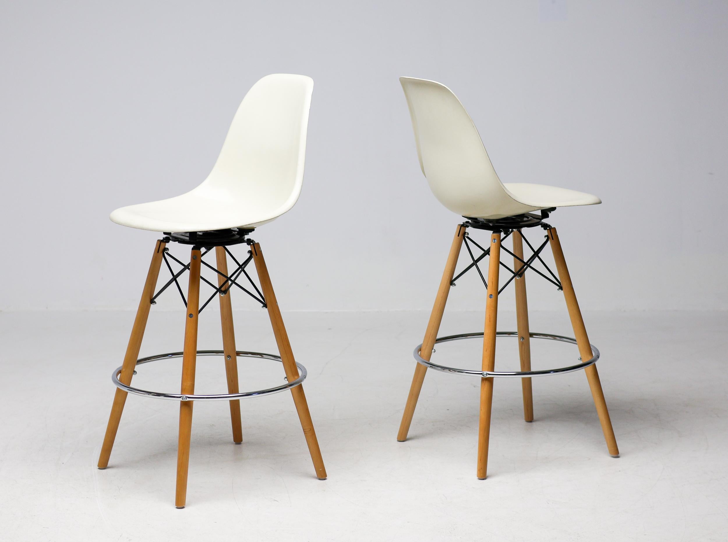 20th Century Set of Two Herman Miller Mid Century Modern Charles Eames 