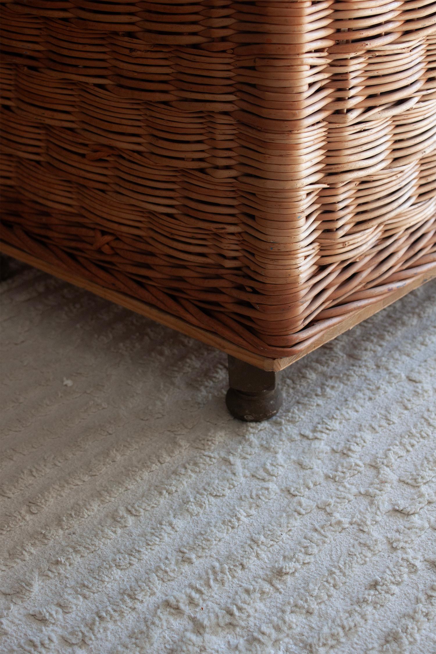 Country Set di due poltrone con schienale alto e curvo in vimini e rattan in vendita