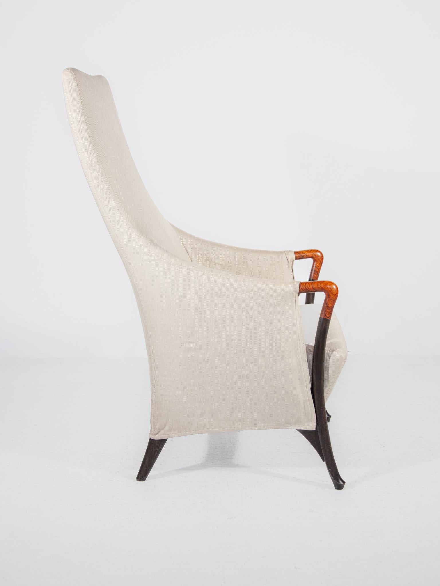 Fait main Ensemble de deux chaises longues à dossier haut et pouf d'Umberto Asnago, 1980 en vente