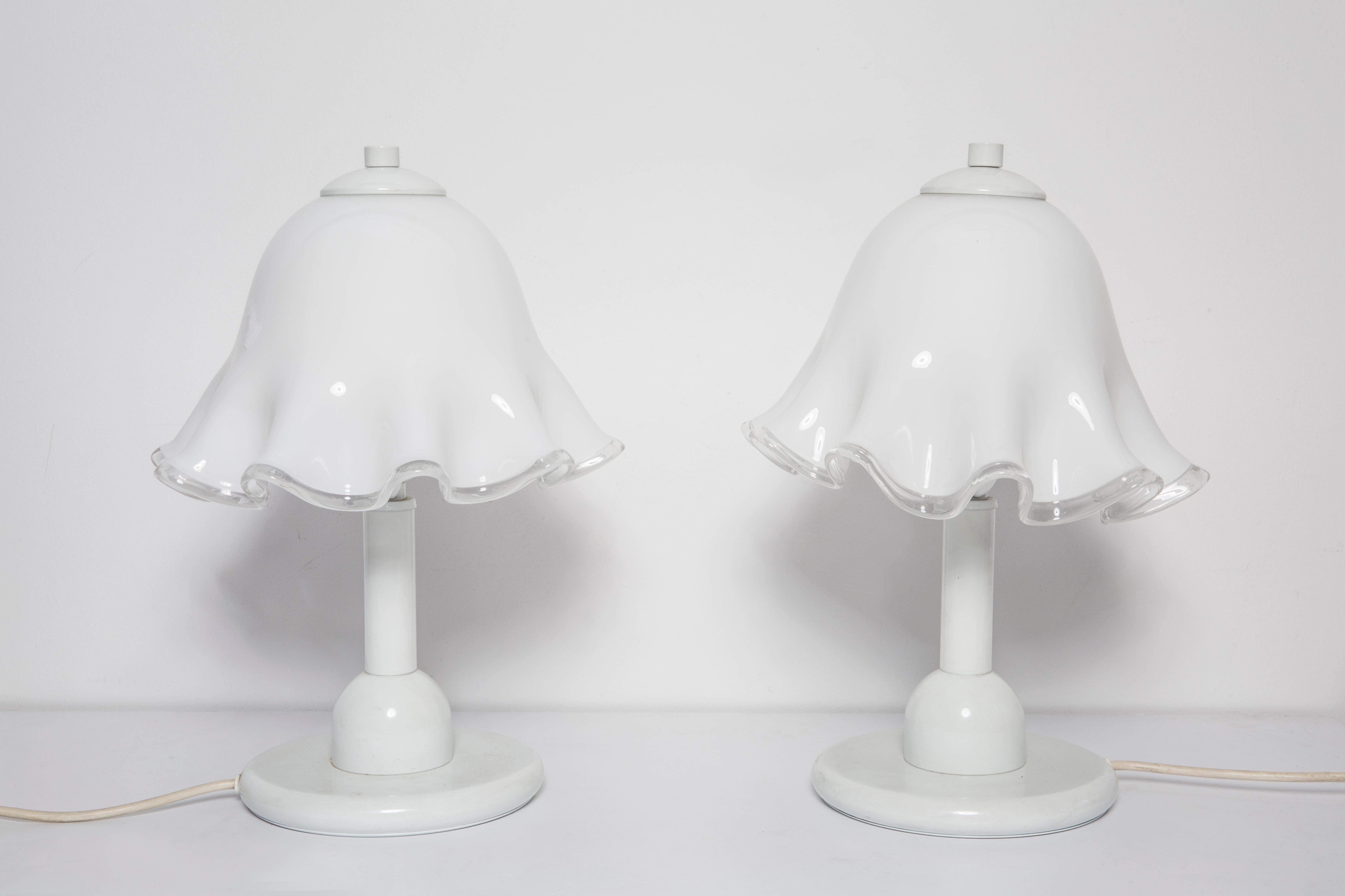 Set of Two Hollywood Regency Table Lamps, White Flowers, Italy, 1960s For Sale 1