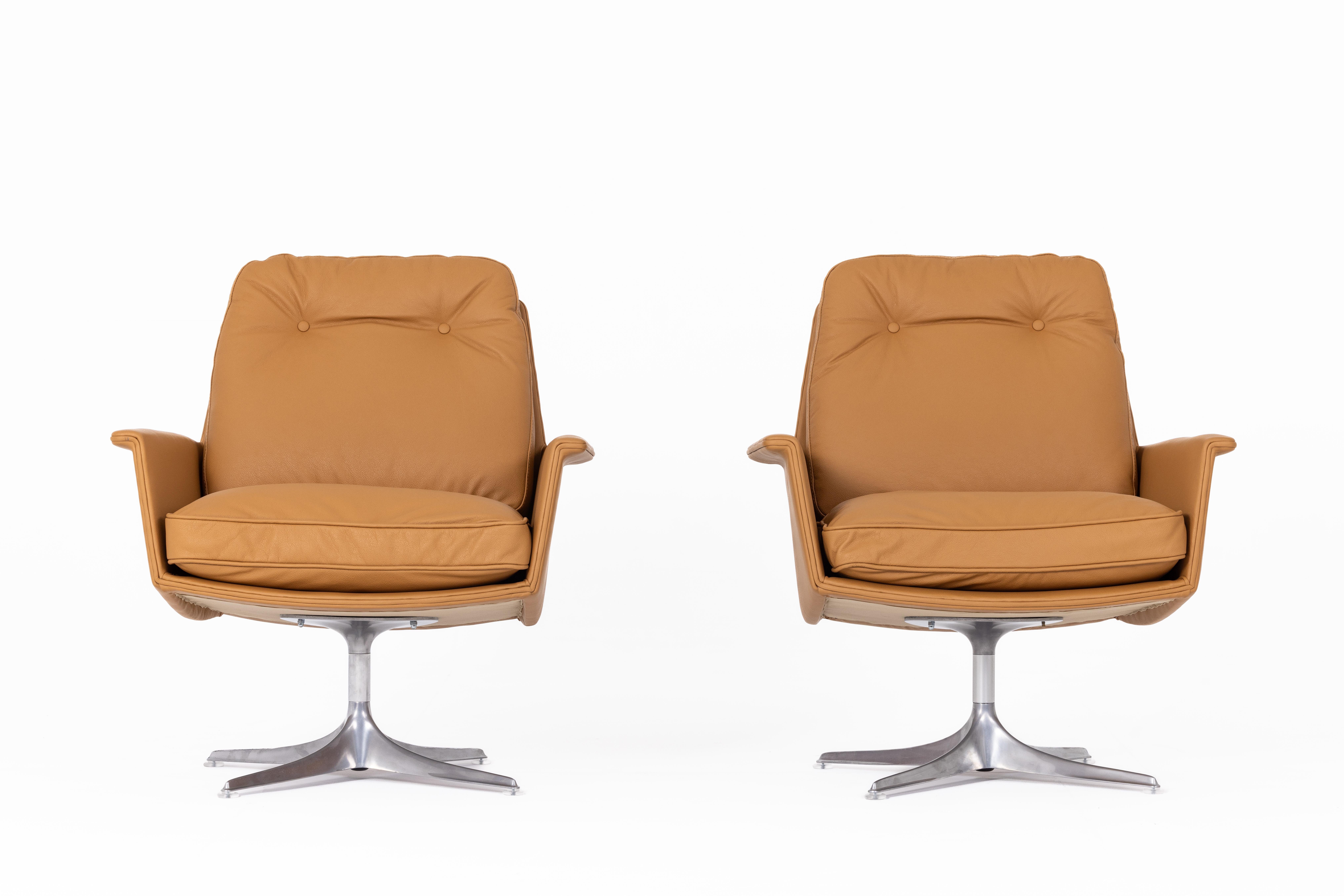 Set of two Horst Brüning swivel armchairs for COR, Germany 1960s, cognac leather In Excellent Condition For Sale In Torino, Piemonte