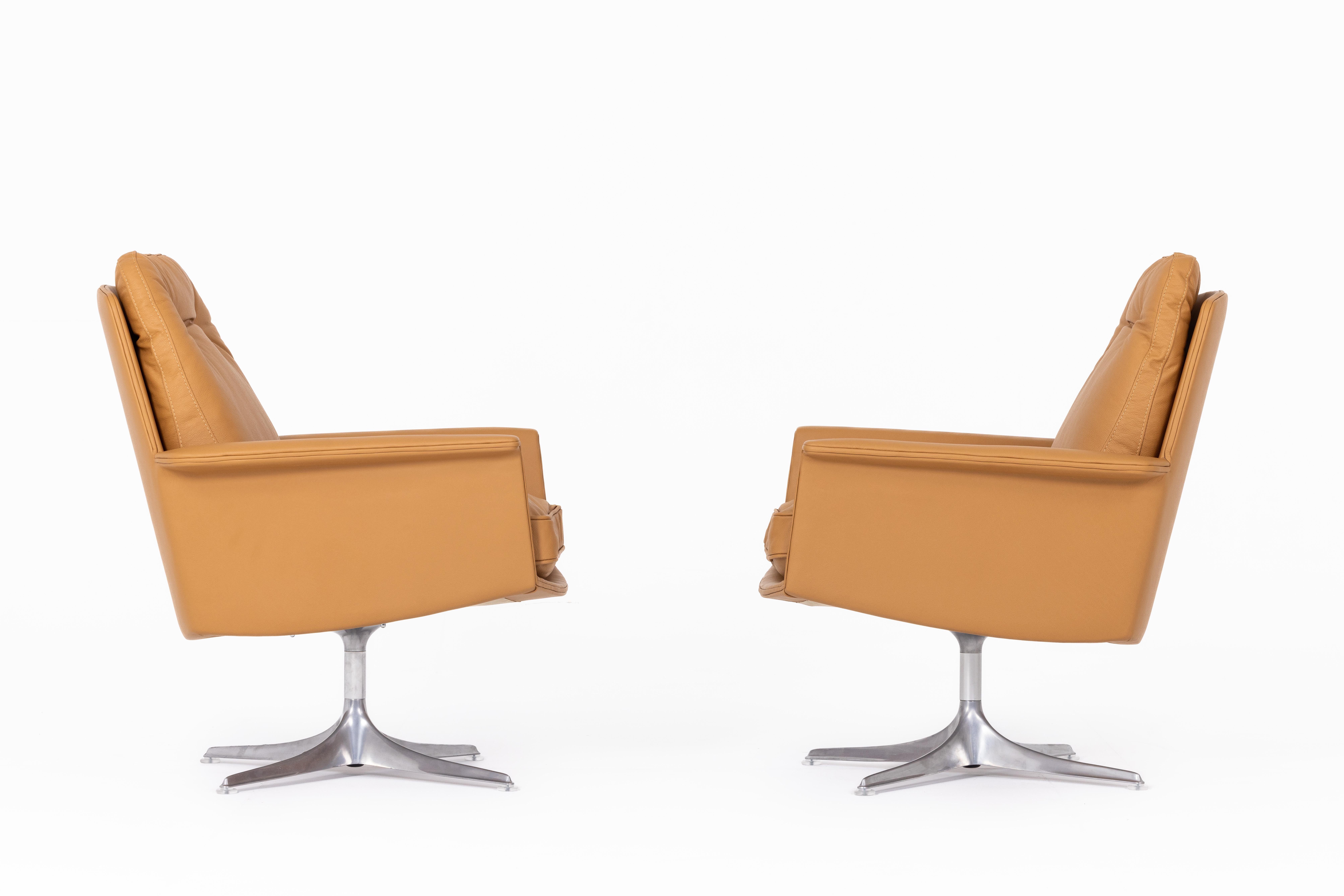 20th Century Ensemble de deux fauteuils pivotants Horst Brüning pour COR, Allemagne 1960, cuir cognac en vente