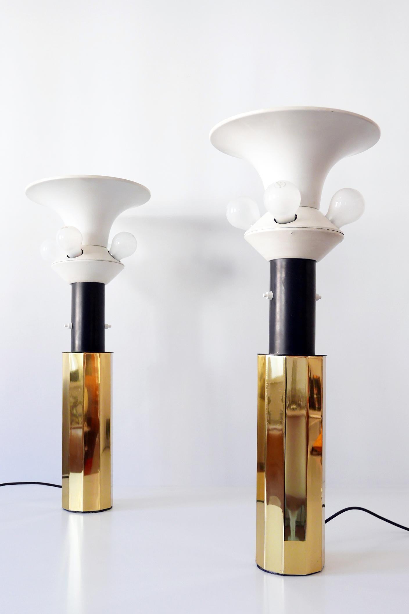 Ensemble de deux énormes lampes de table décagonales en laiton à 5 lumières:: années 1960:: Allemagne en vente 4