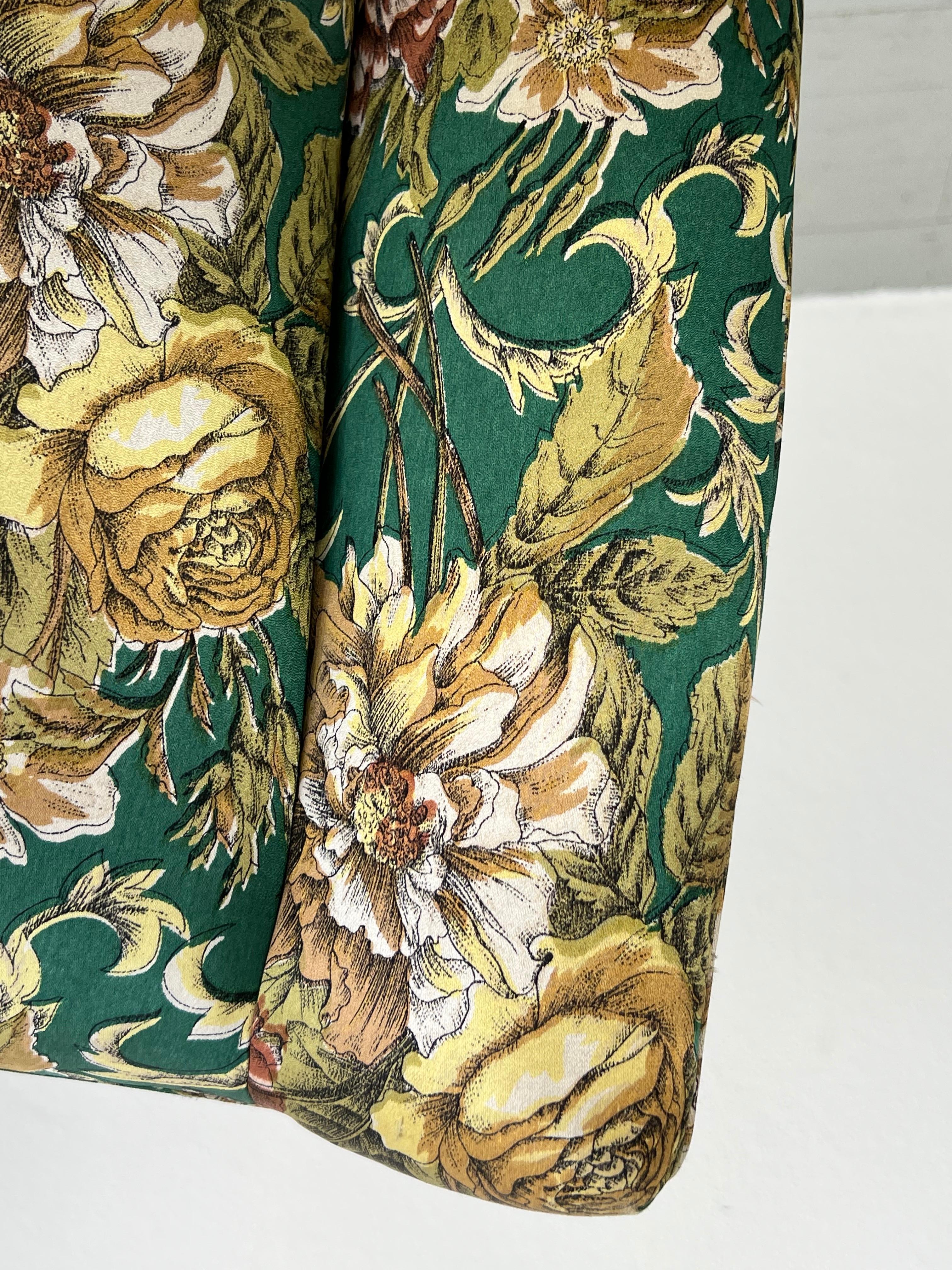 Set di due sedie Wingback imbottite con fiori italiani di I. S. A. Bergamo, anni '50 in vendita 3