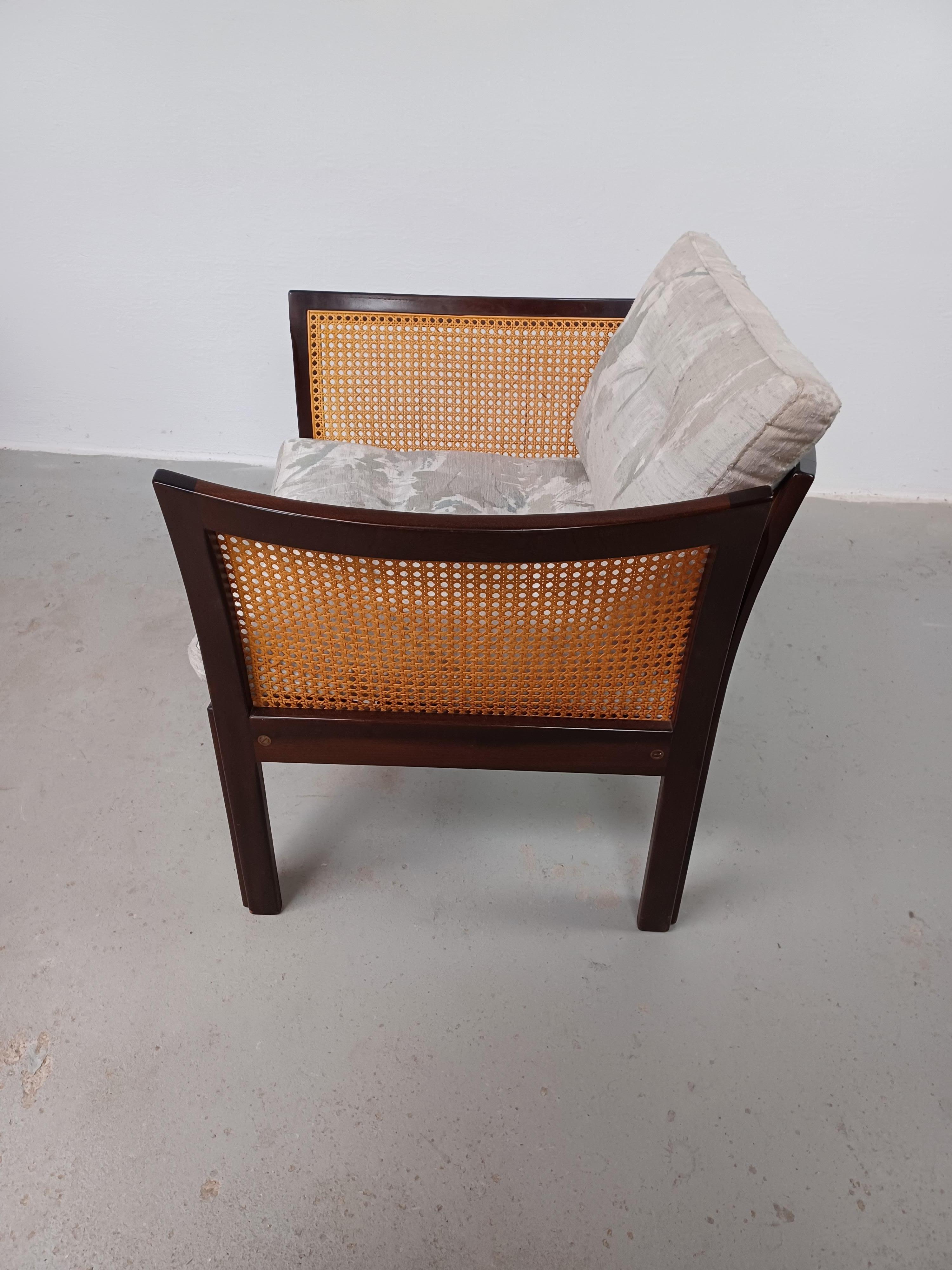 Satz von zwei Illum Vikkelso Easy Chairs aus Mahagoni mit dänischem Plexus aus Mahagoni von CFC Silkeborg im Angebot 1