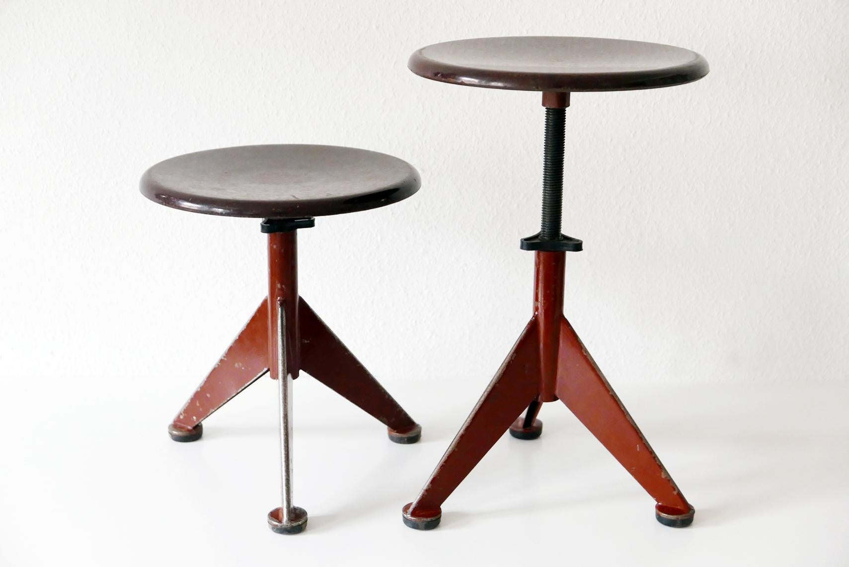 Set of Two Industrial Workshop Stools by AB Odelberg Olsen, 1930s, Sweden In Good Condition In Munich, DE