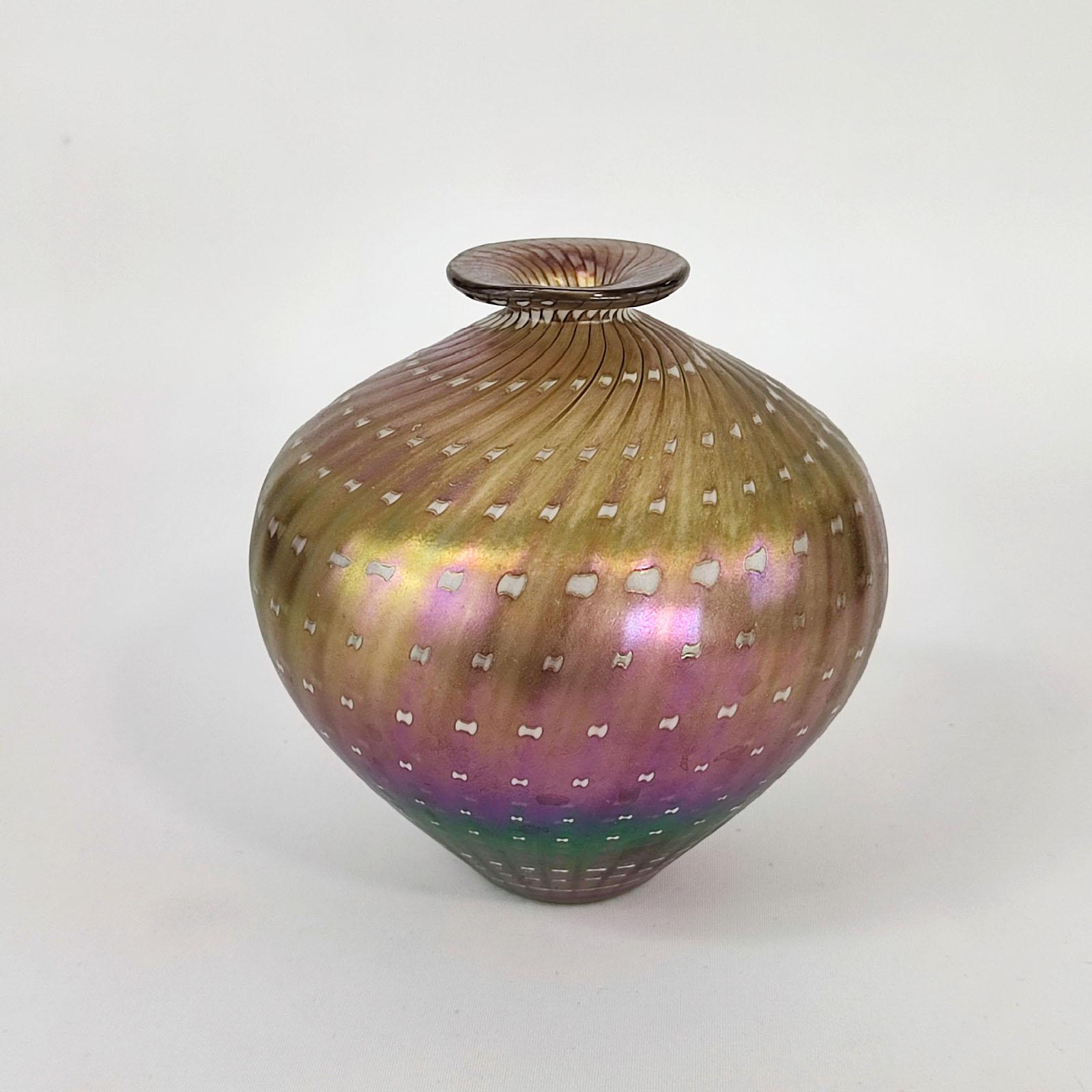 Ensemble de deux vases en verre irisé par Bertil Vallien pour Kosta Boda Suède 1984 en vente 3