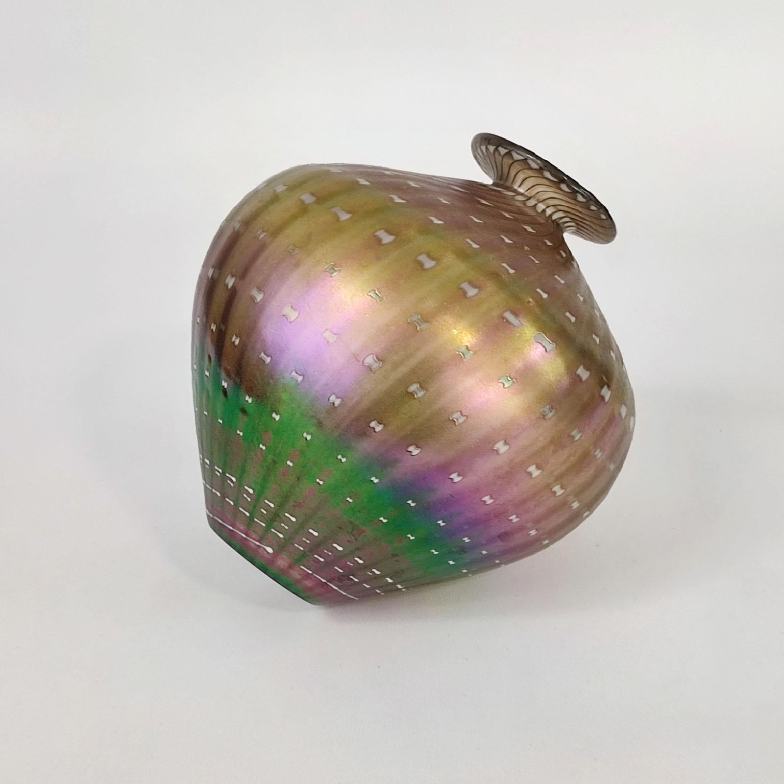 Ensemble de deux vases en verre irisé par Bertil Vallien pour Kosta Boda Suède 1984 en vente 6