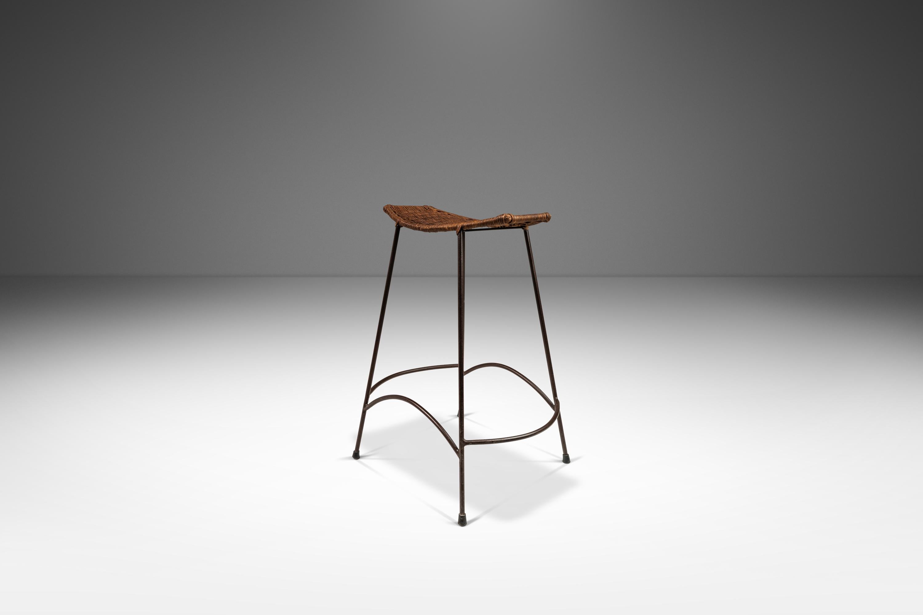 Américain Ensemble de  Deux tabourets de bar en fer à la manière d'Arthur Umanoff, États-Unis, vers 1970 en vente