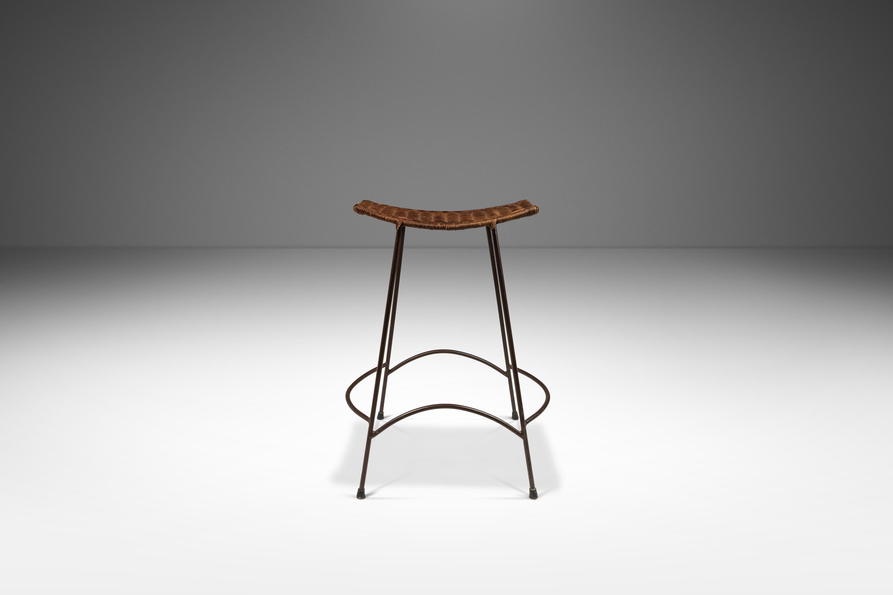 Ensemble de  Deux tabourets de bar en fer à la manière d'Arthur Umanoff, États-Unis, vers 1970 Bon état - En vente à Deland, FL