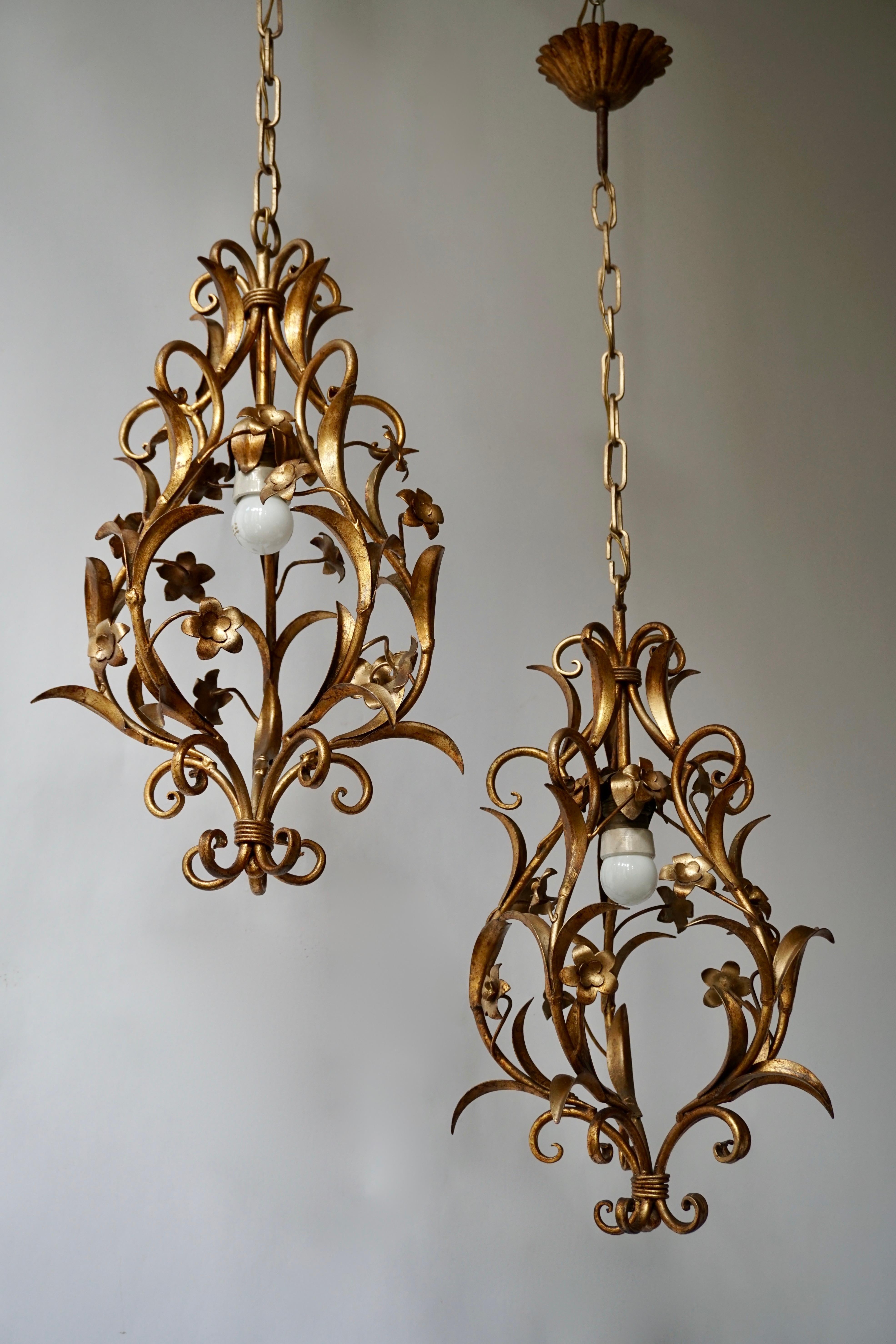 Brass Set of Two Italian, 1950s Gilt-Tole Foliate Chandeliers For Sale