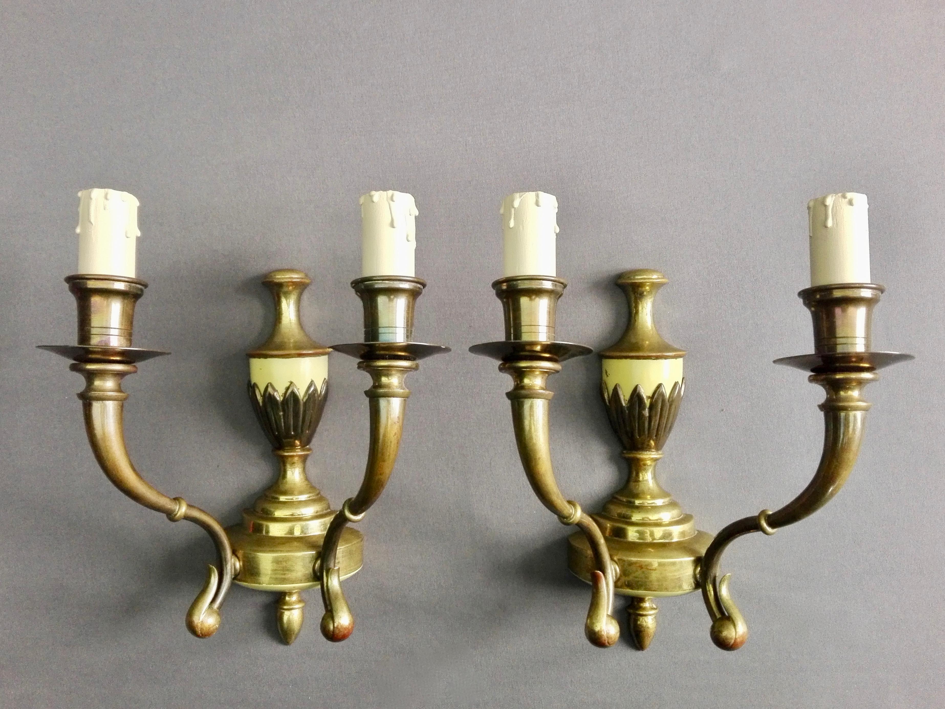 1950s Italian solid brass two-light sconces. Set of Two. For Sale 3