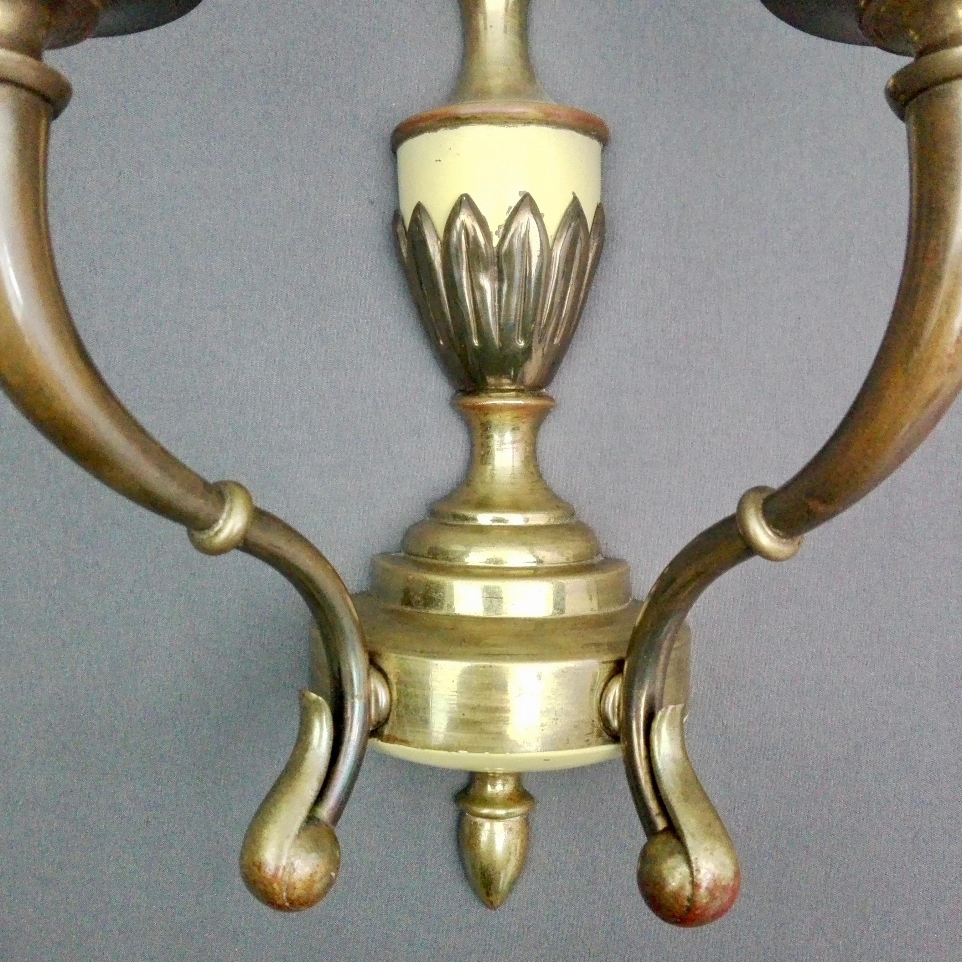 1950s Italian solid brass two-light sconces. Set of Two. In Good Condition For Sale In Caprino Veronese, VR