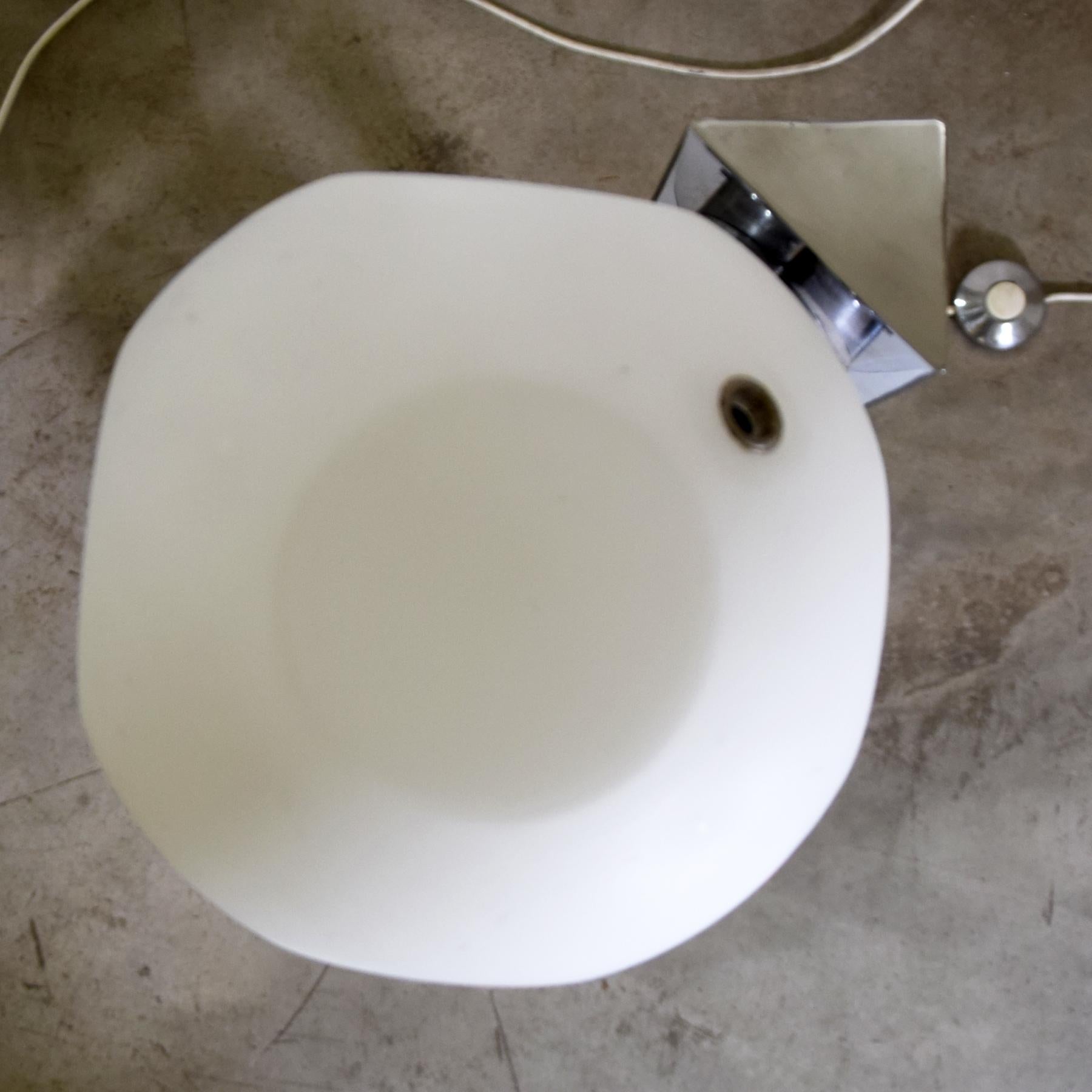 Ensemble de deux lampadaires italiens space age par Luci mod. 440 en vente 4