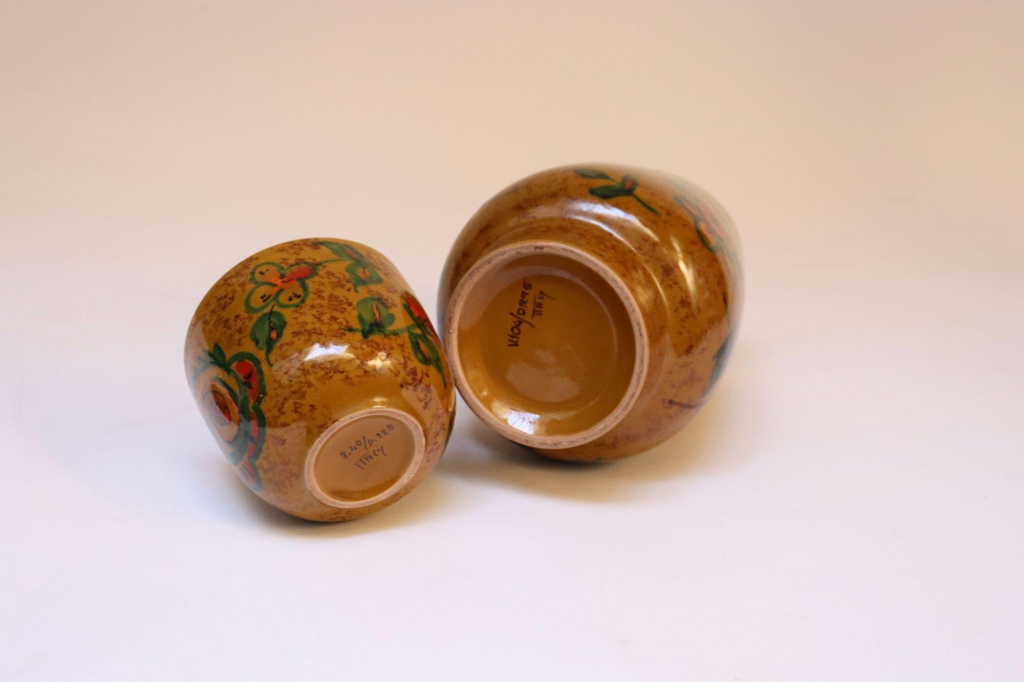Set of Two Italian Modern Ceramic Ochre Vases with Floral and Paisley Decoration In Good Condition In Brooklyn, NY