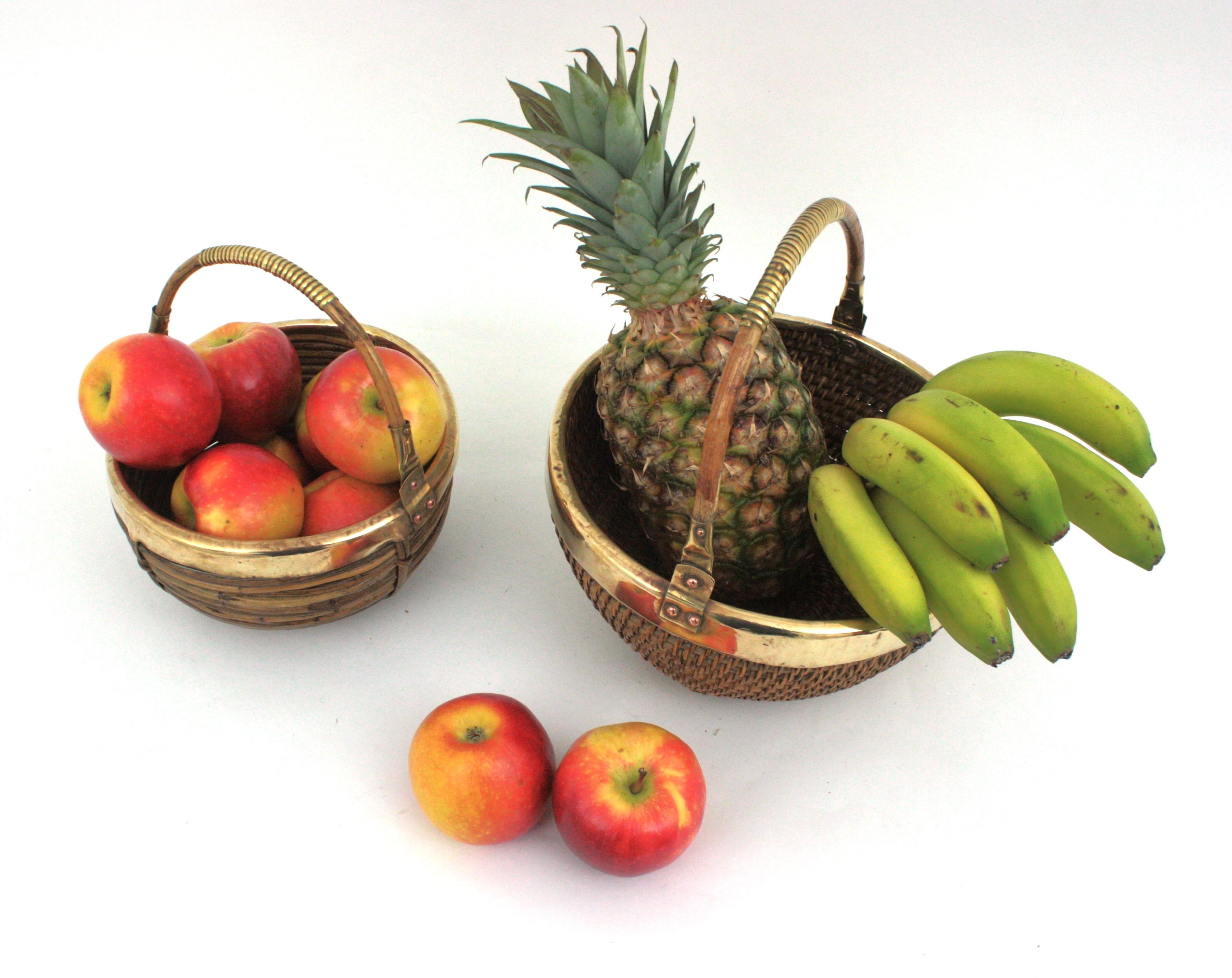 Set of Two Italian Rattan and Brass Baskets / Centerpieces / Bowls For Sale 5