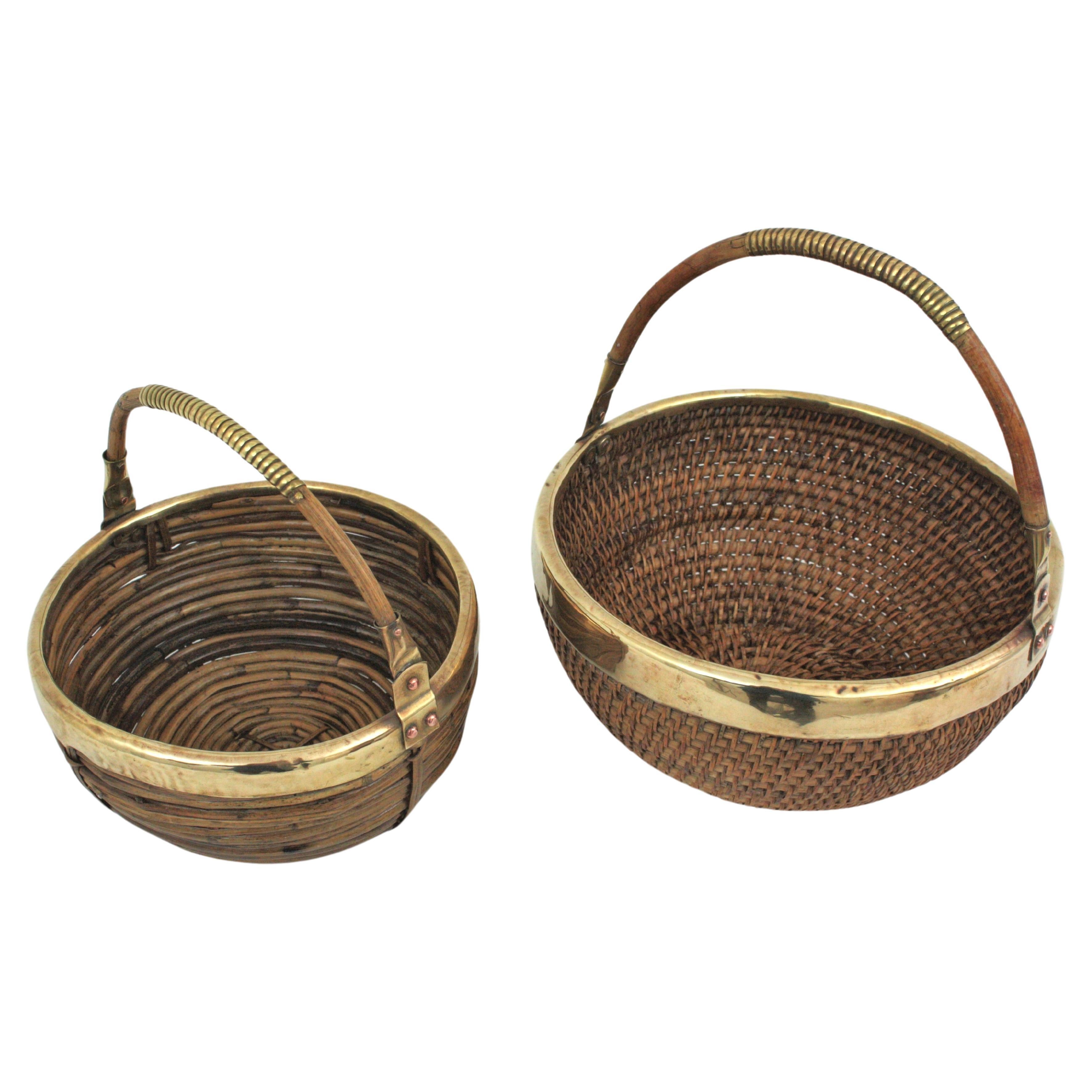 Set of Two Italian Rattan and Brass Baskets / Centerpieces / Bowls In Good Condition For Sale In Barcelona, ES