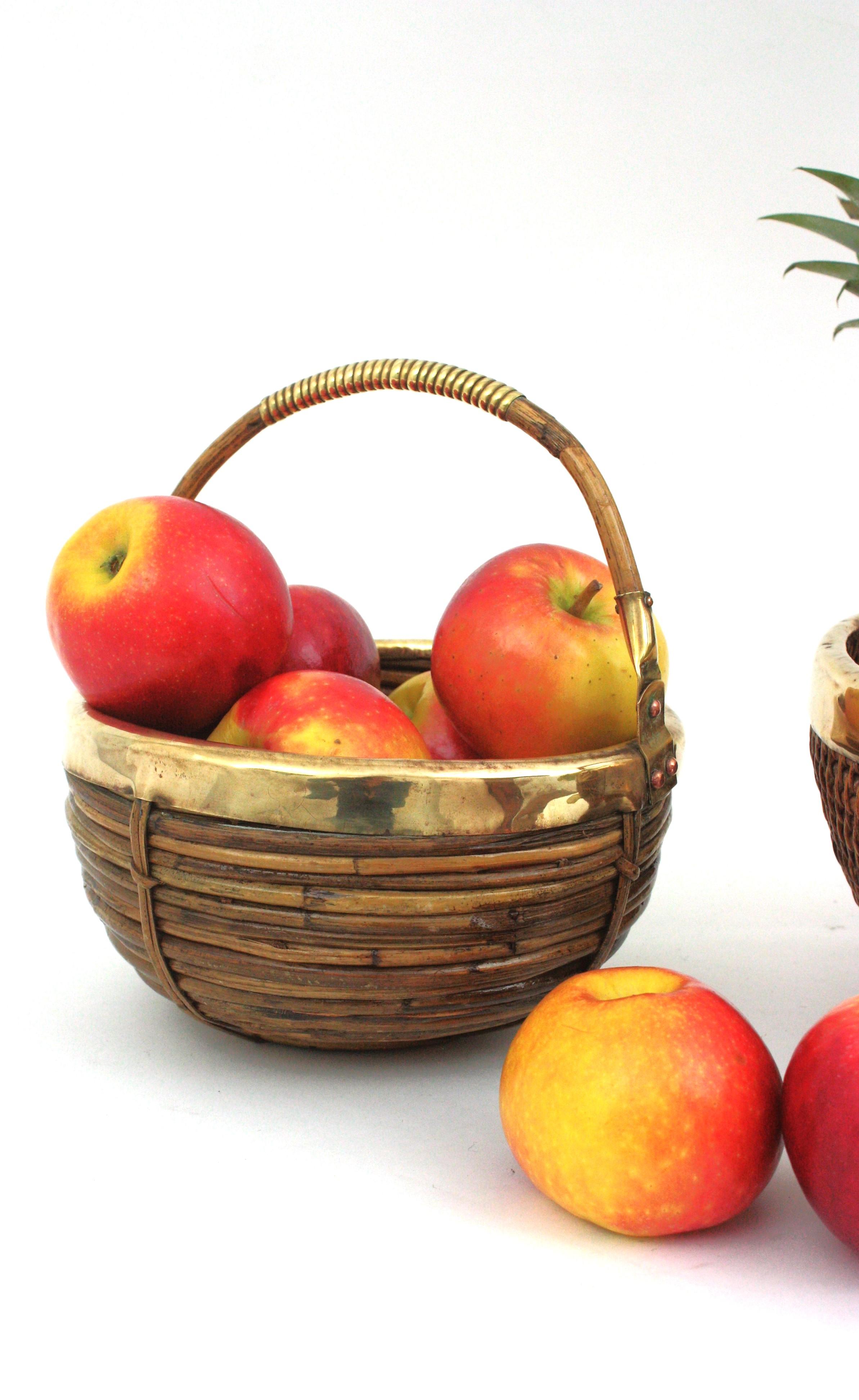 Set of Two Italian Rattan and Brass Baskets / Centerpieces / Bowls For Sale 3