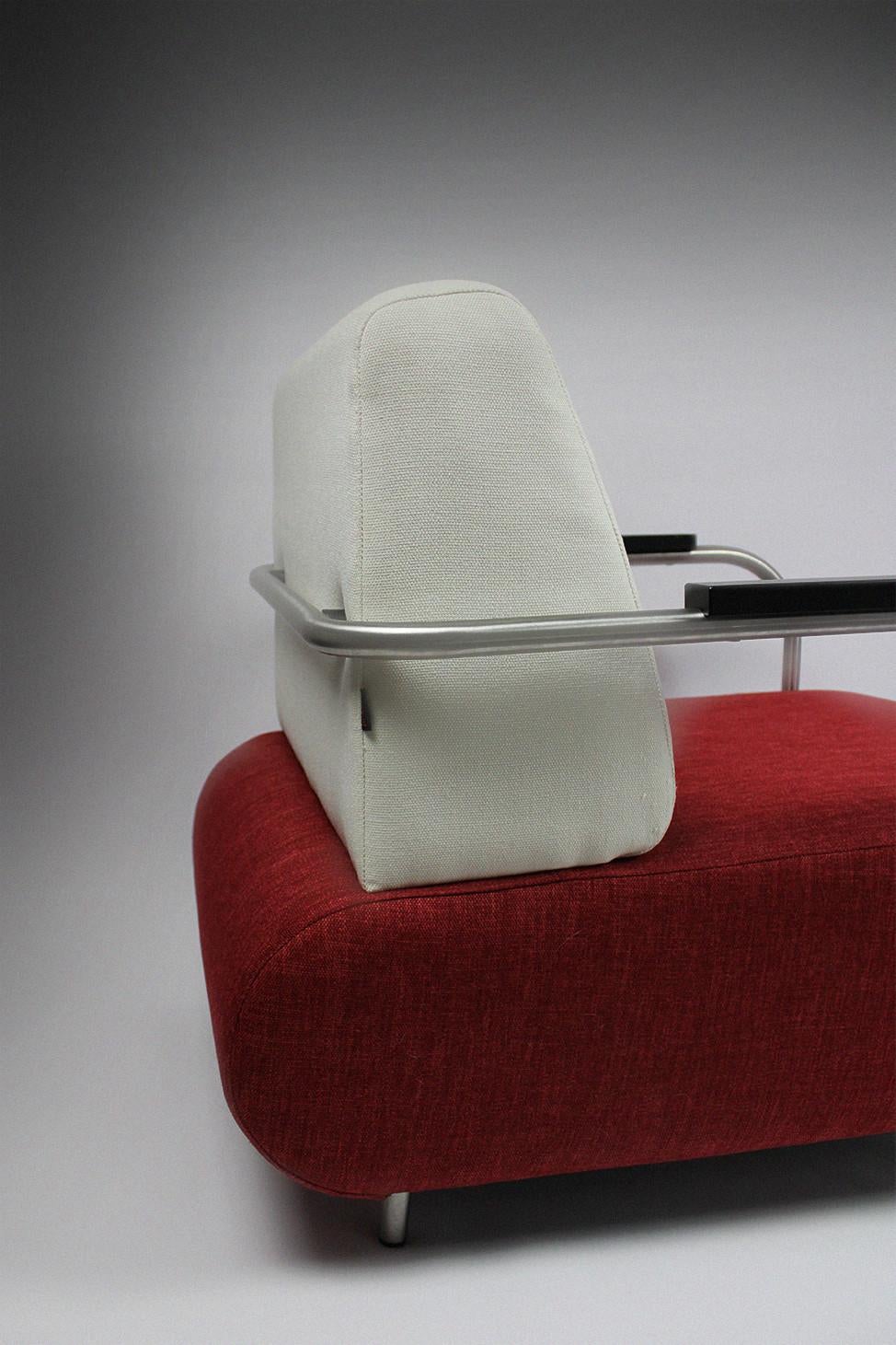 Zweier-Set Jamé Carmine Lounge Chair Mid-Century Modern Carmine rot Weiß Chrom (Moderne der Mitte des Jahrhunderts) im Angebot