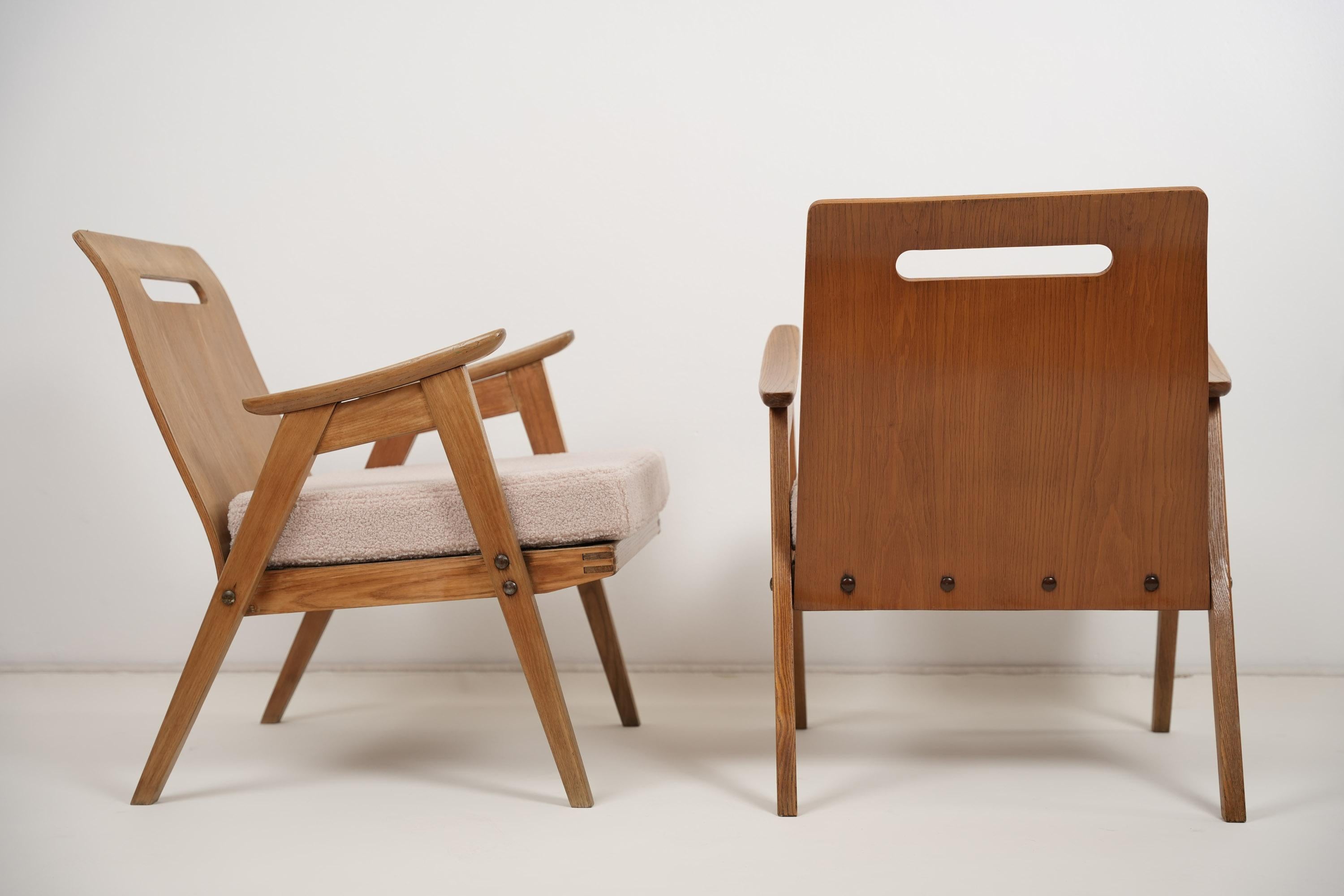 Mid-20th Century Set of Two Jaroslav Smidek Longue Chairs 1950s For Sale