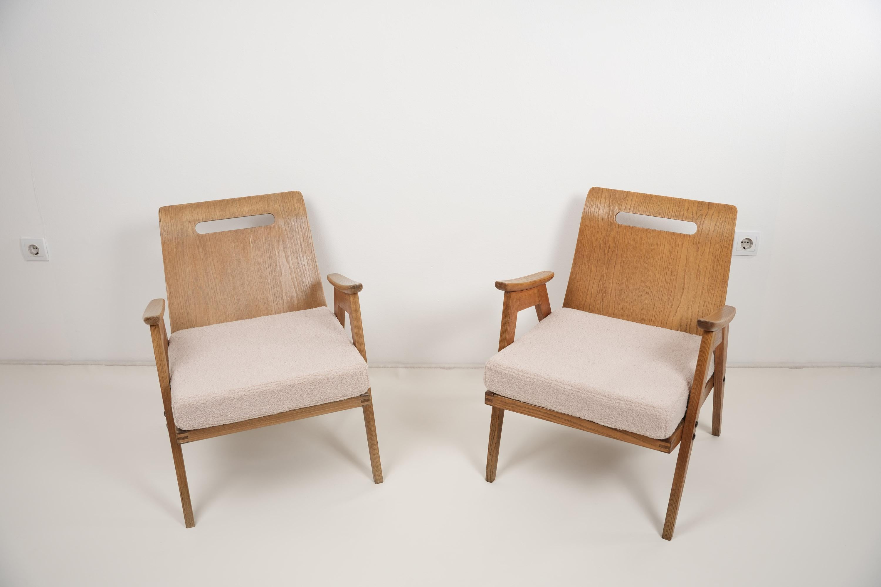 Mid-Century Modern Set of Two Jaroslav Smidek Longue Chairs 1950s For Sale