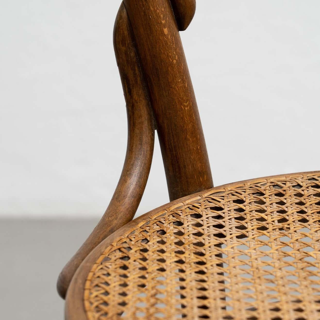 Ensemble de deux chaises en bois cintré et rotin de style J&J Kohn, datant d'environ 1930 en vente 5