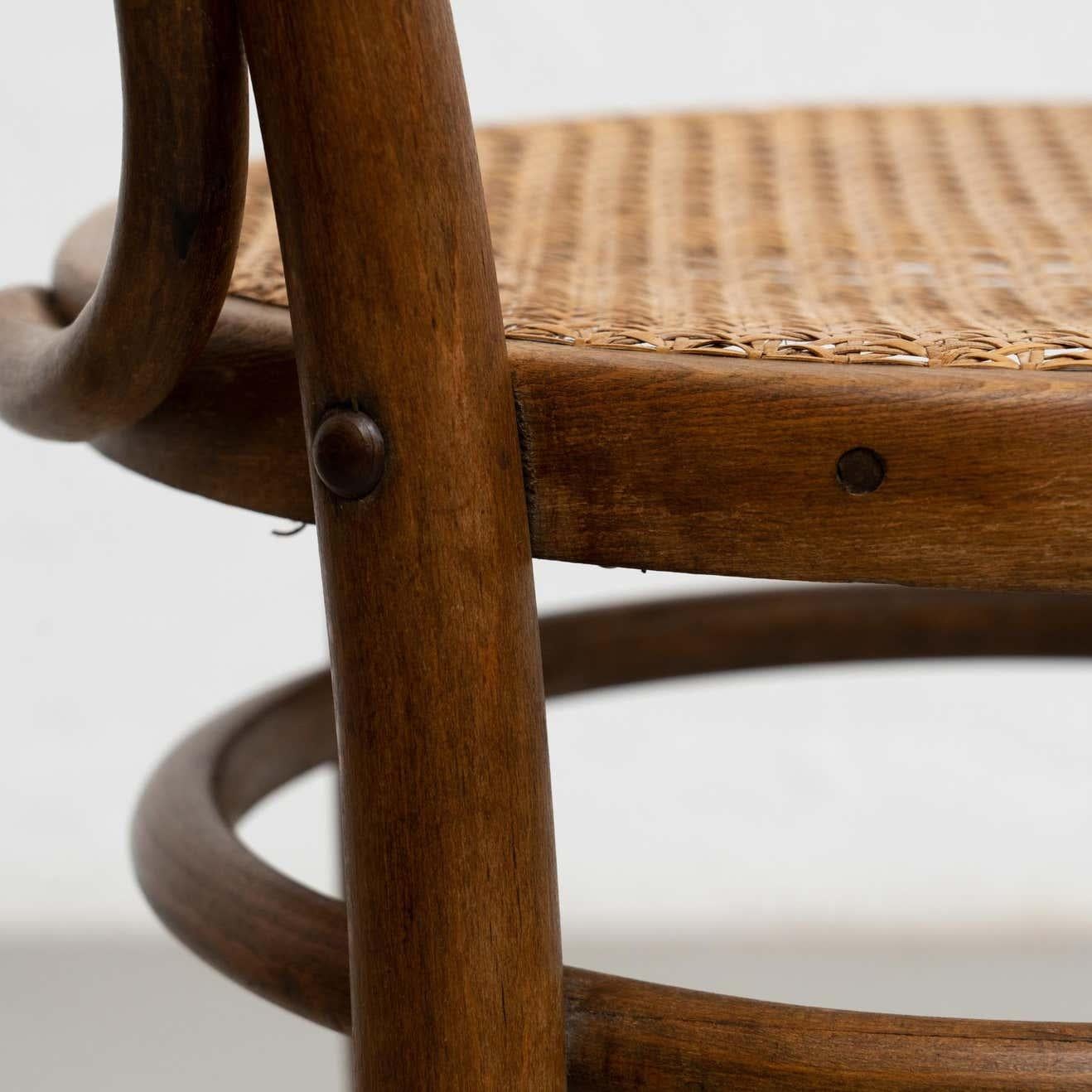 Ensemble de deux chaises en bois cintré et rotin de style J&J Kohn, datant d'environ 1930 en vente 8