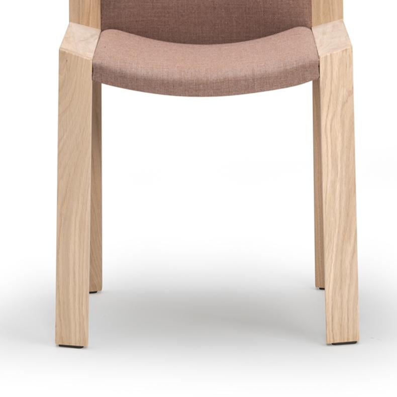 Ensemble de deux chaises 300 de Joe Colombo en bois et tissu Kvadrat par Karakter Neuf - En vente à Barcelona, Barcelona