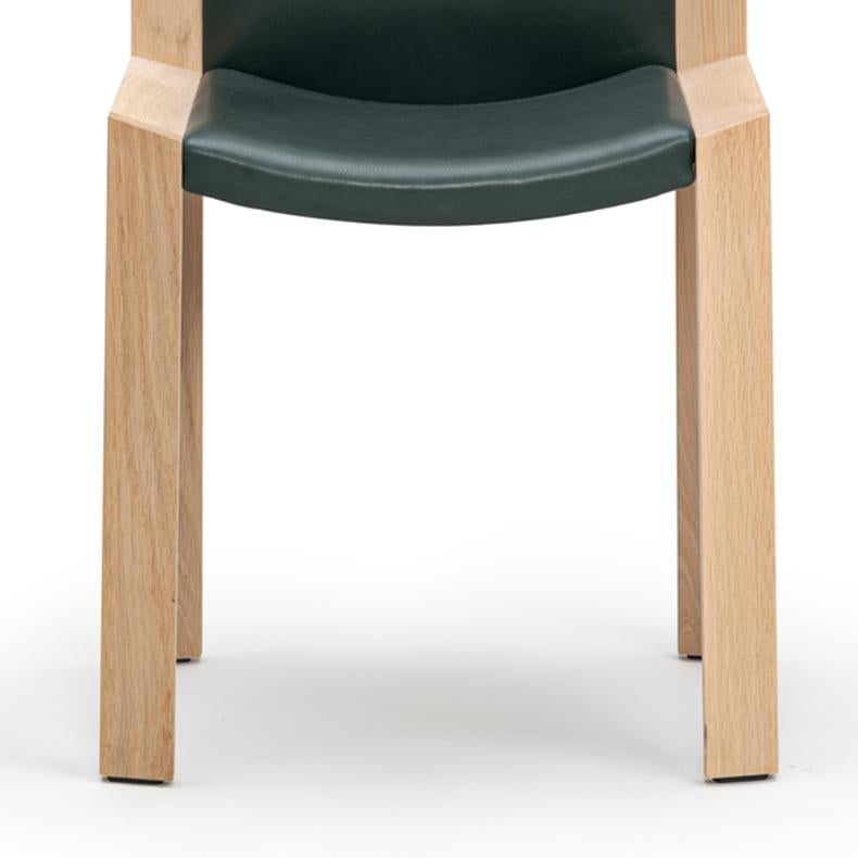 Ensemble de deux chaises Joe Colombo 'Chair 300' en bois et cuir Sørensen par Karakter Neuf - En vente à Barcelona, Barcelona