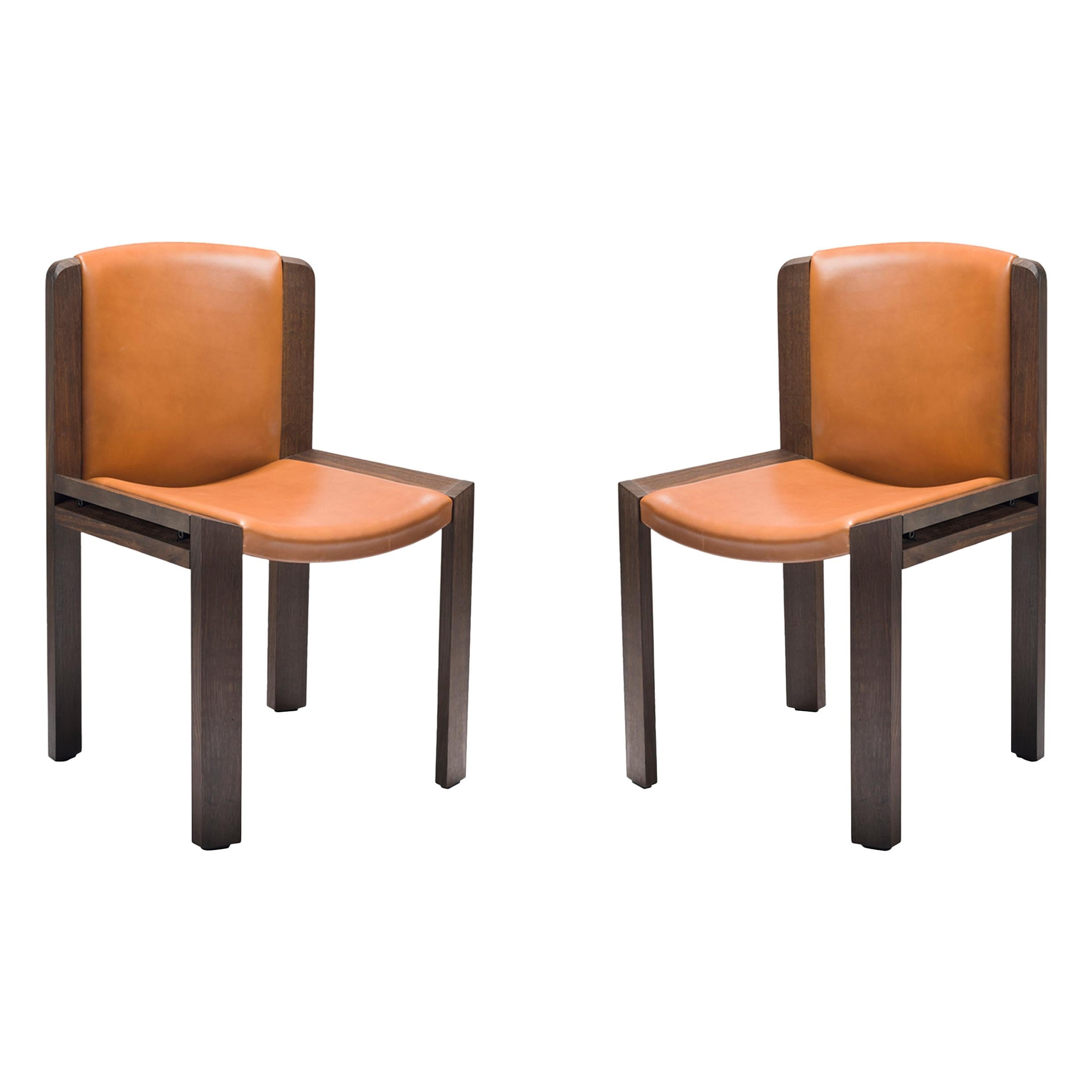 Ensemble de deux chaises Joe Colombo 'Chair 300' en bois et cuir Sørensen par Karakter en vente