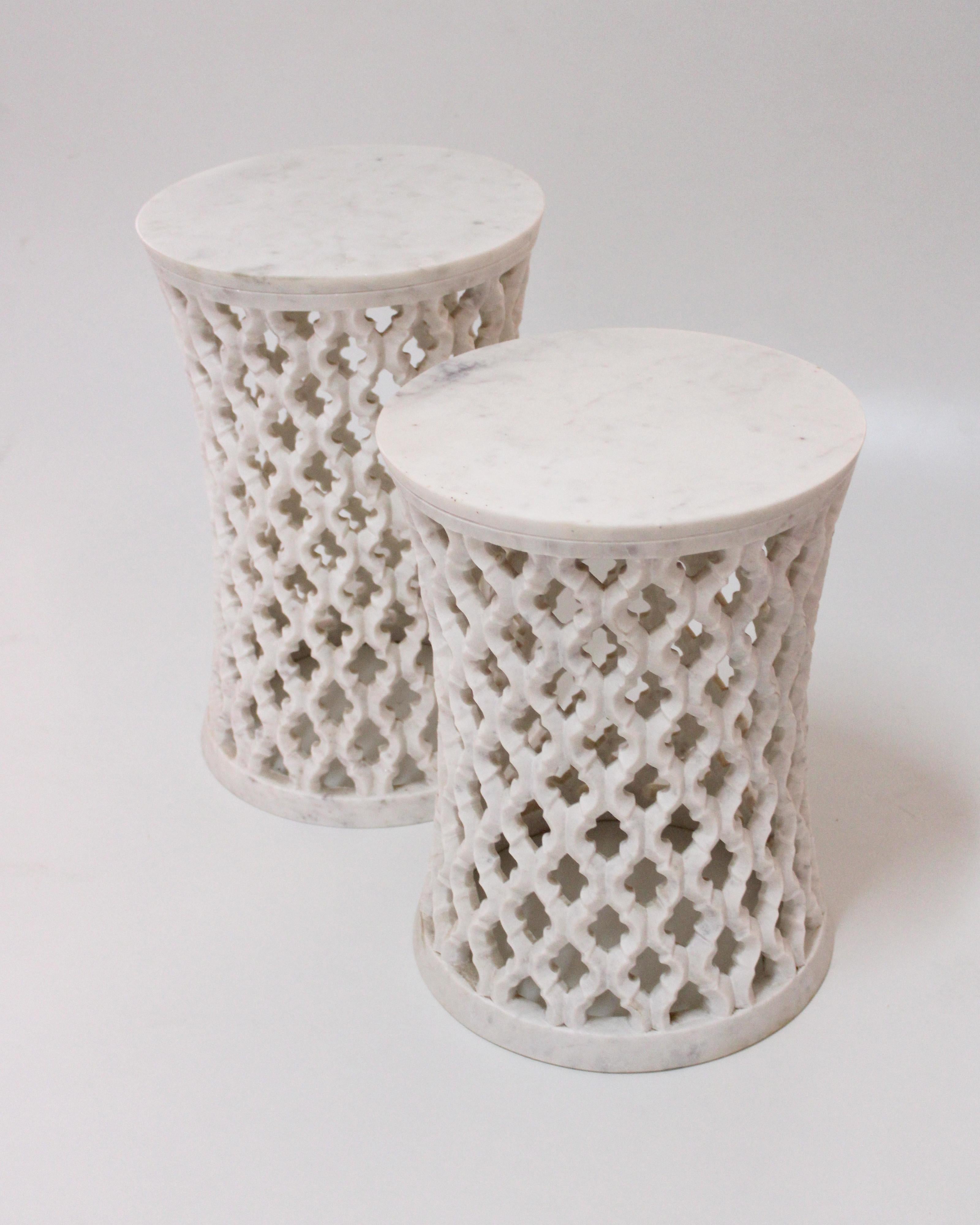 Set of Two Jour Jali Round Tables in White Marble by Paul Mathieu For Sale 3