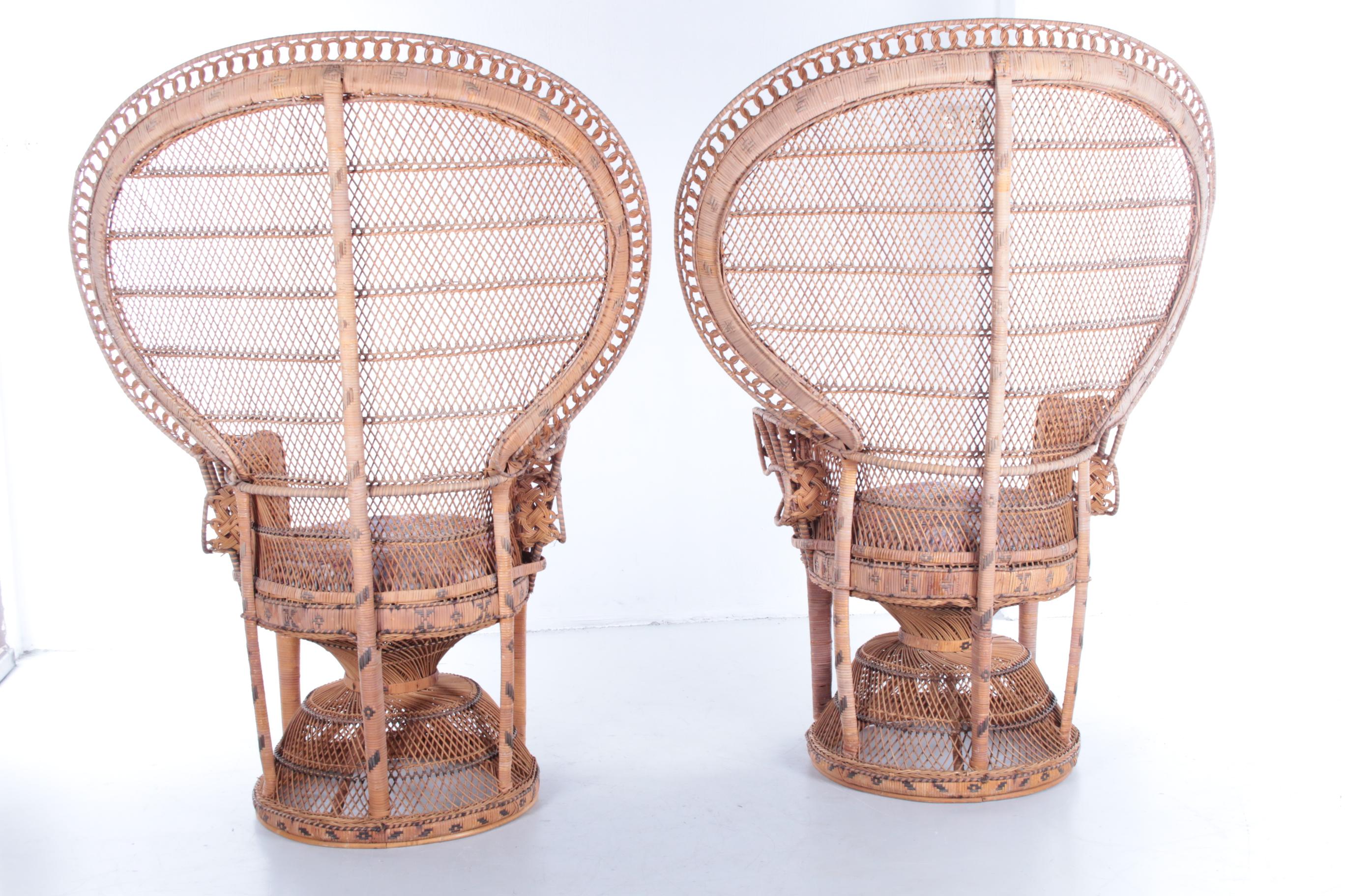 Set of Two King Sized Emmanuelle Peacock Chairs with Side Table For Sale 8