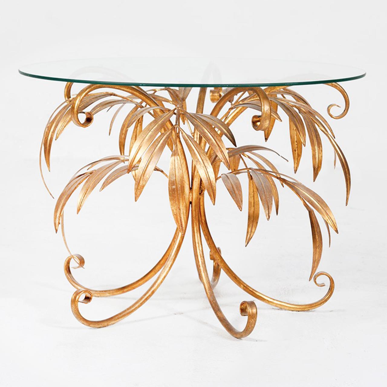 Set aus zwei vergoldeten Metall-Wandleuchtern mit Palmenbaum und einem Beistelltisch, 1960 im Angebot 1