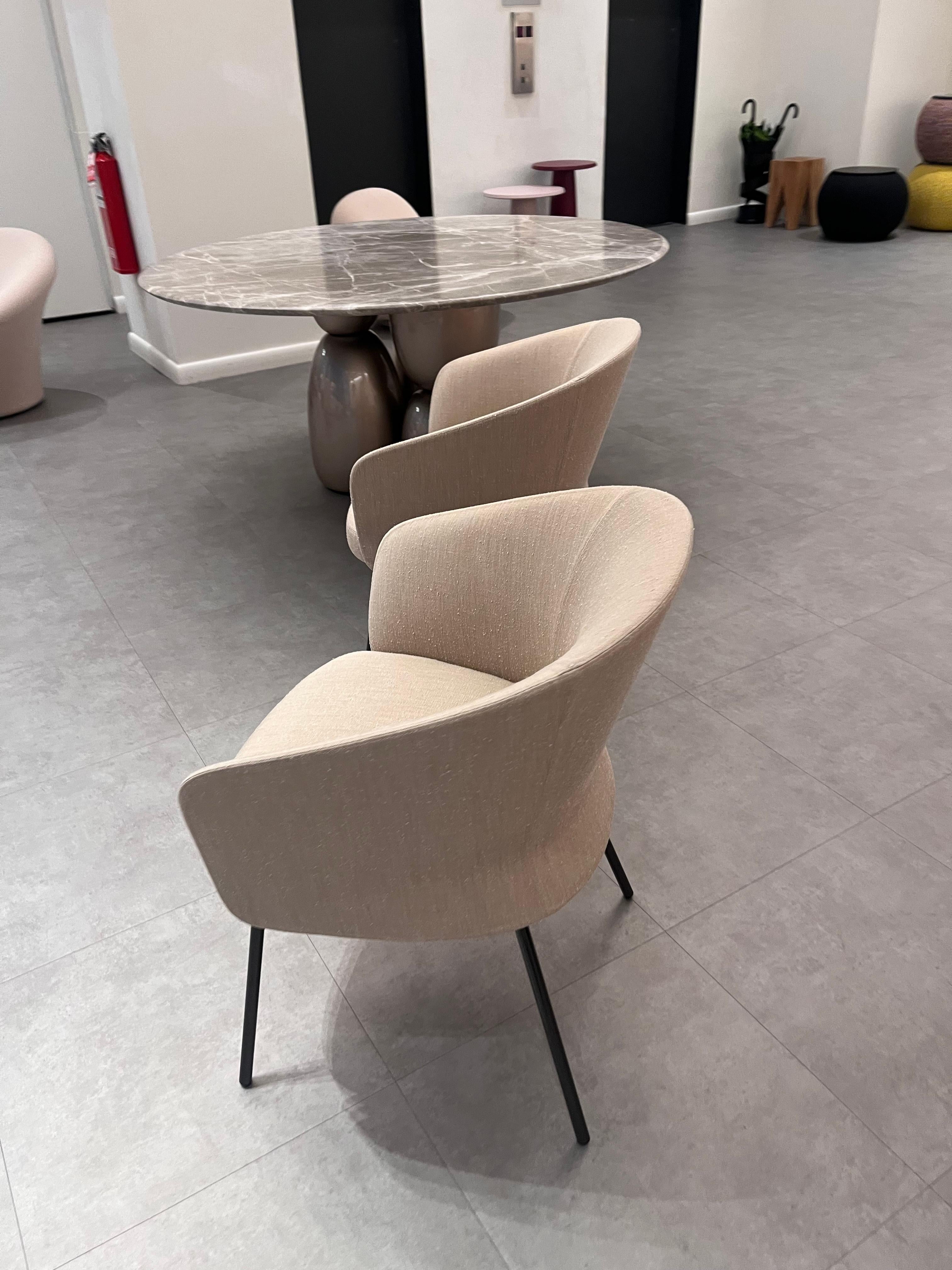 Set aus zwei La Manufacture-Paris Breeze-Sesseln von Sebastian Herkner in STOCK (21. Jahrhundert und zeitgenössisch) im Angebot