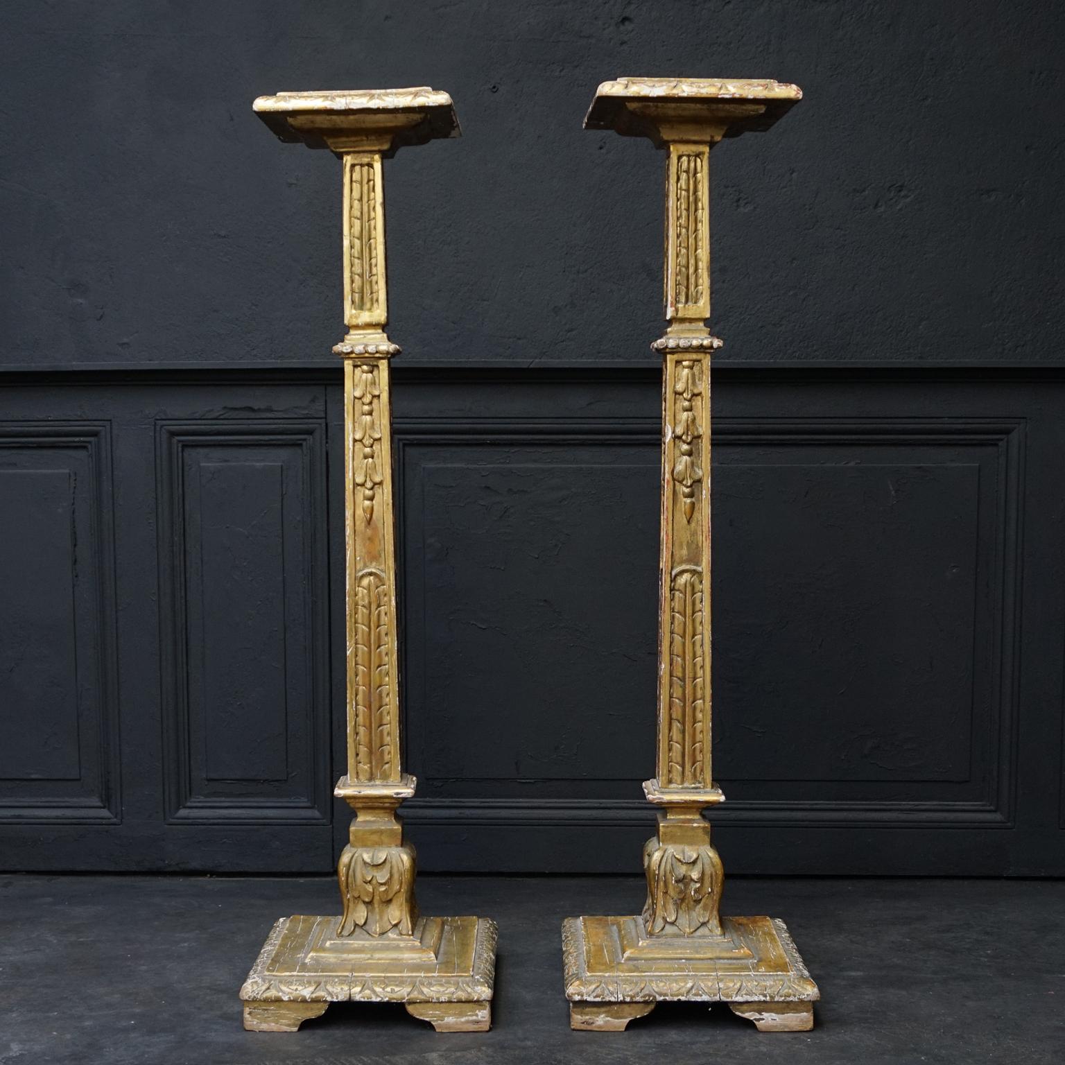 Set of Two Large 19th Century Carved and Gilded Pedestals In Good Condition In Haarlem, NL