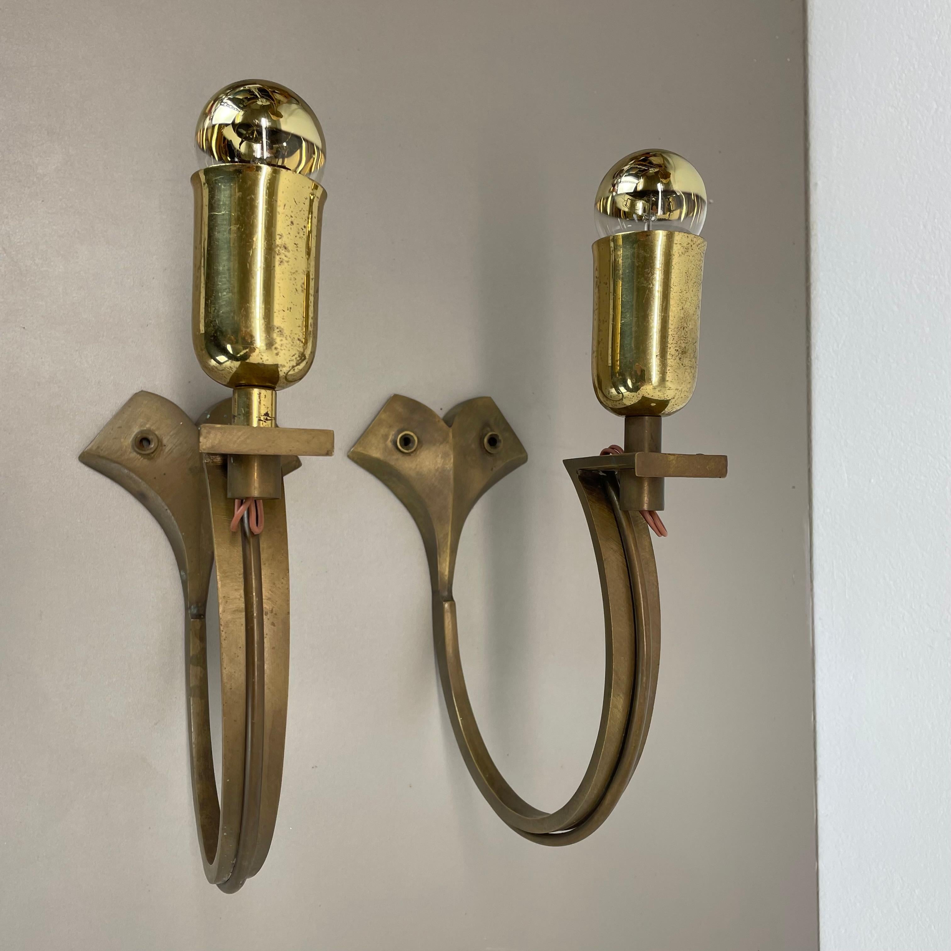 Set von zwei großen brutalistischen 28cm-Wandleuchtern aus Bronze und Messing, Italien 1950er Jahre (Moderne der Mitte des Jahrhunderts) im Angebot