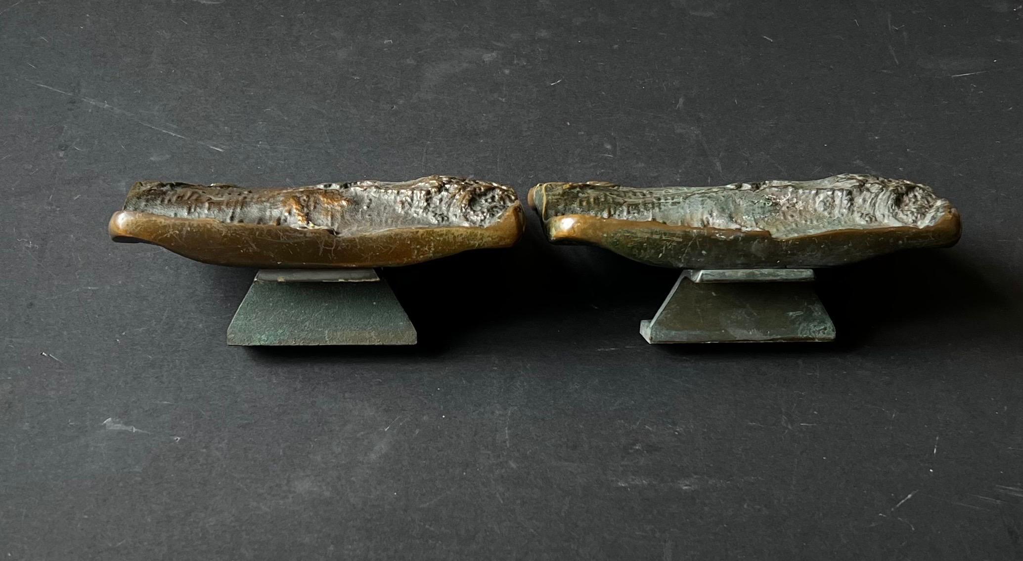 Set of Two Large Brutalist Bronze Doors Handle with Tree Bark Pattern, European For Sale 7