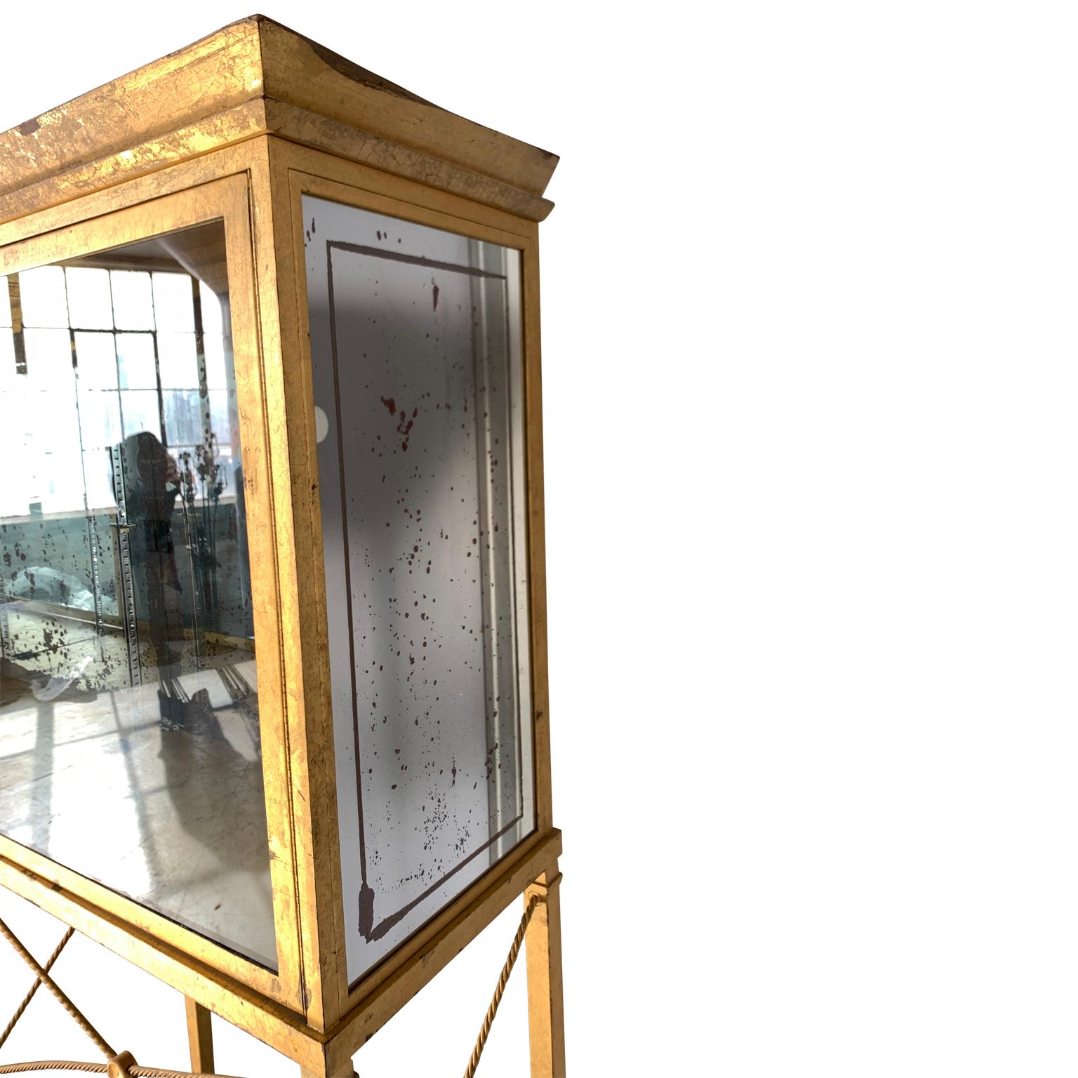 Set of Two Large Custom-Made Gilted Metal and Mirror Glass Display Cabinets (Vergoldet)