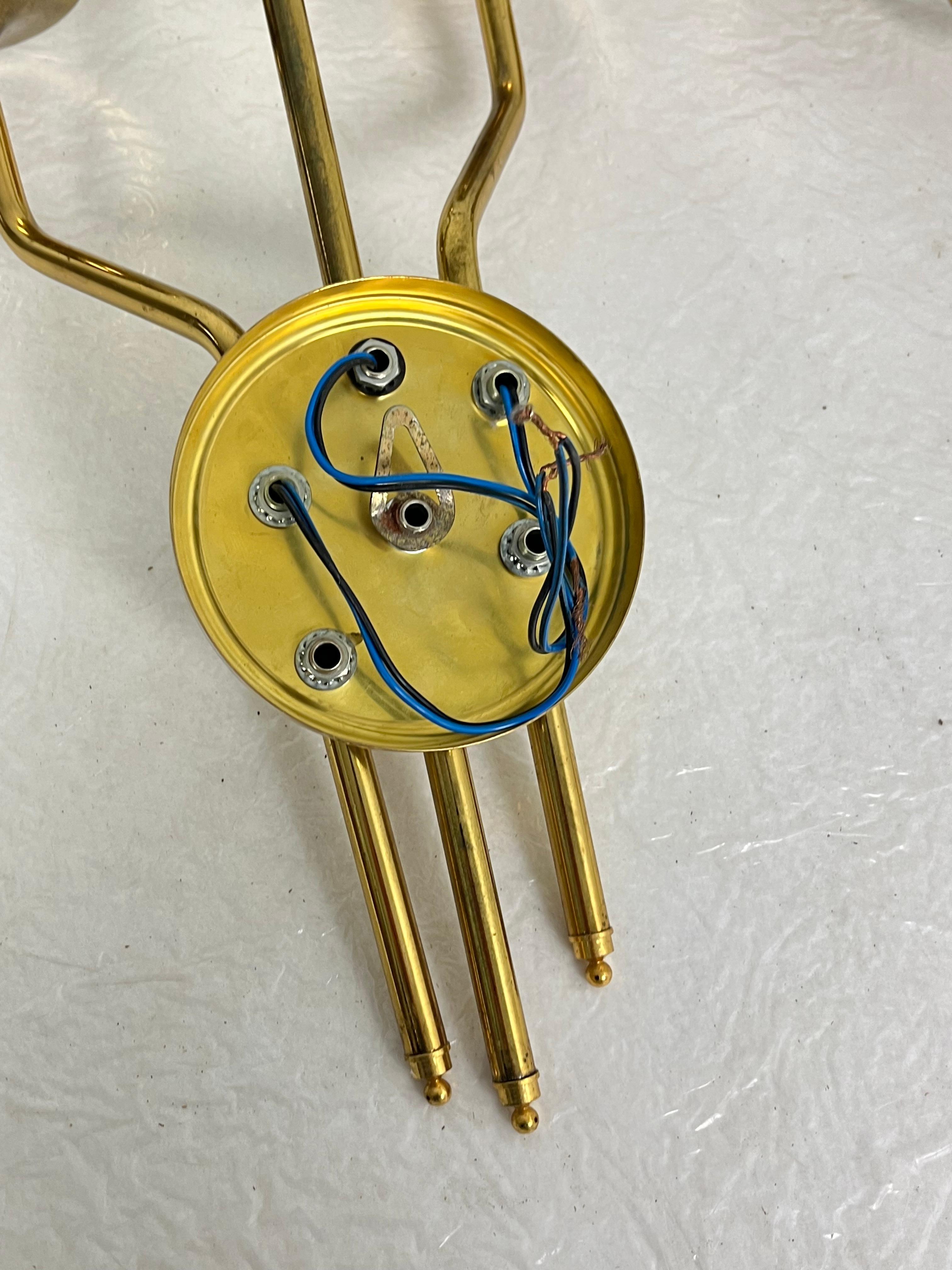 Set di due grandi lampade da parete di metà secolo attribuite a Stilnovo, anni '60 in vendita 4