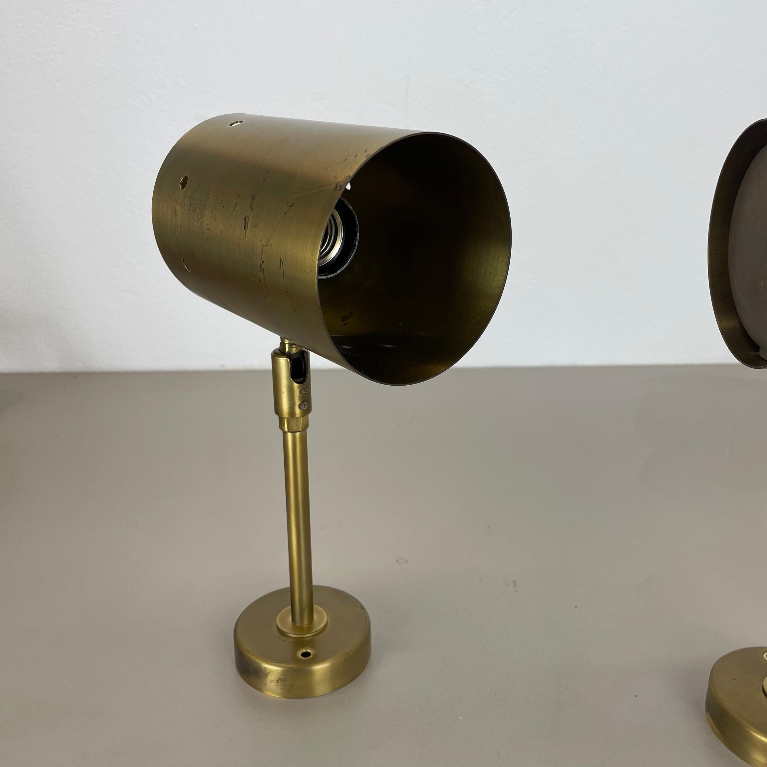 Satz von zwei großen minimalistischen Wandleuchten aus Messing, Italien 1970er im Angebot 8