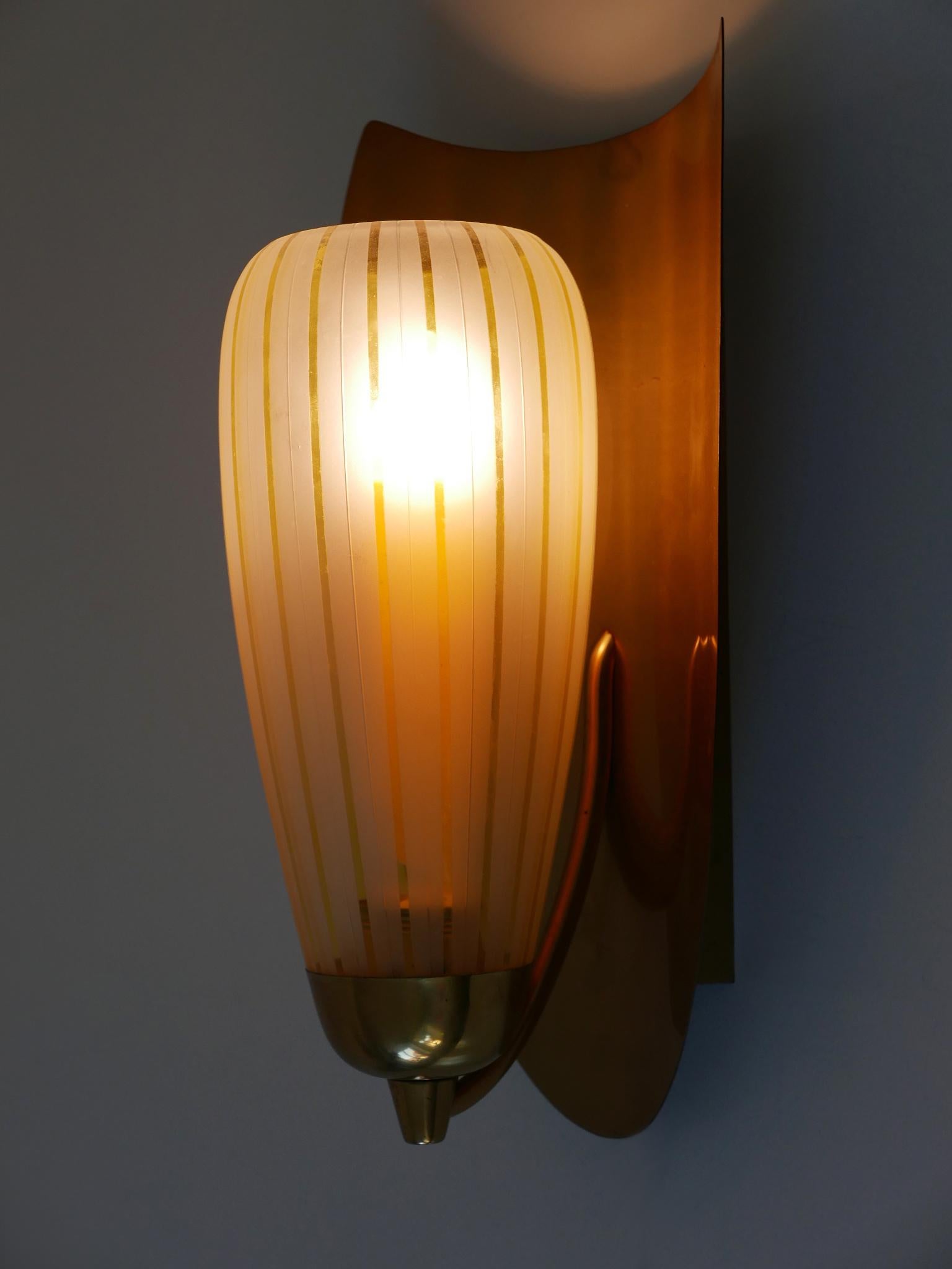 Ensemble de deux grandes appliques par Wilhelm Wagenfeld pour Peill & Putzler Allemagne années 1950 en vente 9